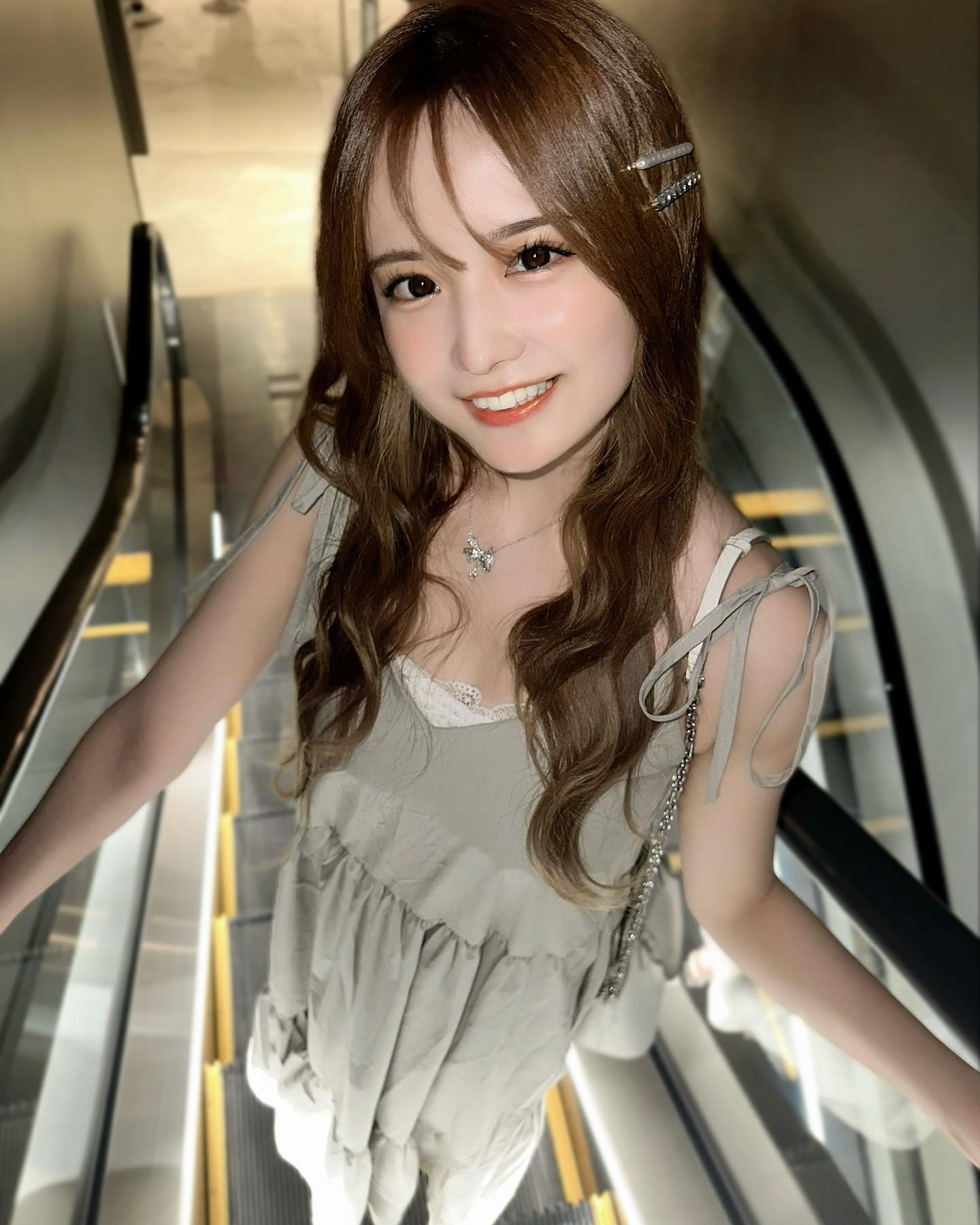 写真で自然な笑顔珍しいかも🩵
.
.
#北海道旅行 #札幌観光 #札幌水族館 #可愛い女の子 #清楚系女子 #キャバ嬢 #すすきのキャバ嬢 #同伴コーデ #ストレートヘア #ヘアピンアレンジ #夏服 #ss23 #summerfashion