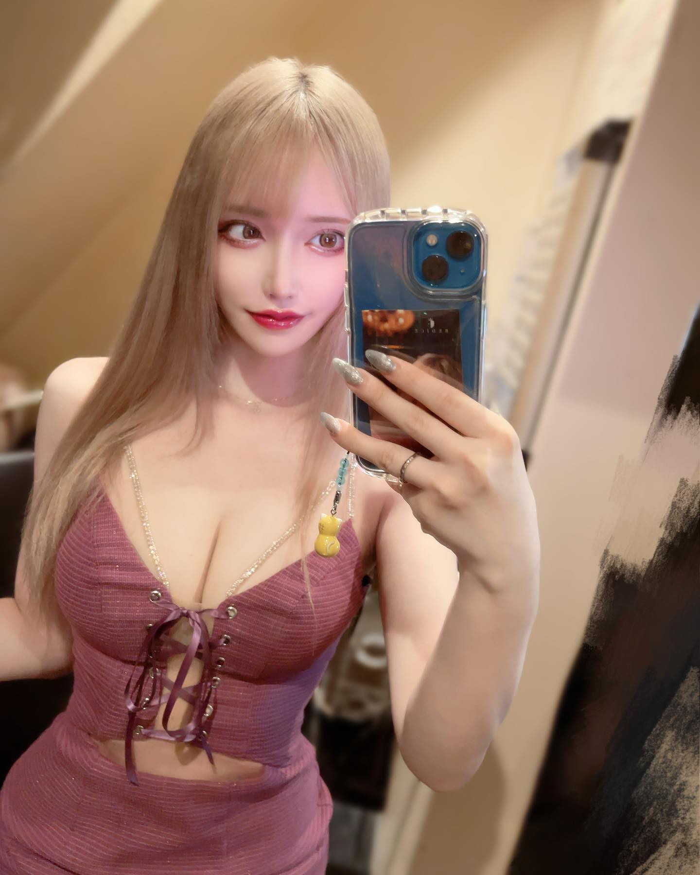 .
.
我々が出来ることは 今を生きることだけだ

過去には戻れないし

未来があるかどうかも定かではない

.
.