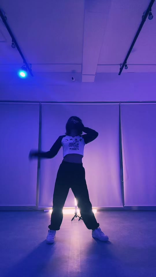 誰か一緒にダンス行きませんか🥹 . #ベルベ #シティグループ #札幌 #すすきの #ススキノ #キャバクラ #キャバ嬢 #キャバクラ嬢 #ニュークラ #ニュークラ嬢 #キャバ #ラウンジ #ラウンジ嬢 #ガールズバー #ホステス #すすきのキャバクラ #すすきのキャバ嬢 #グルメ #札幌旅行 #美人 #美女 ##可愛い女の子 #銀座 #六本木 #北新地 #錦 #中州 #いいね返し