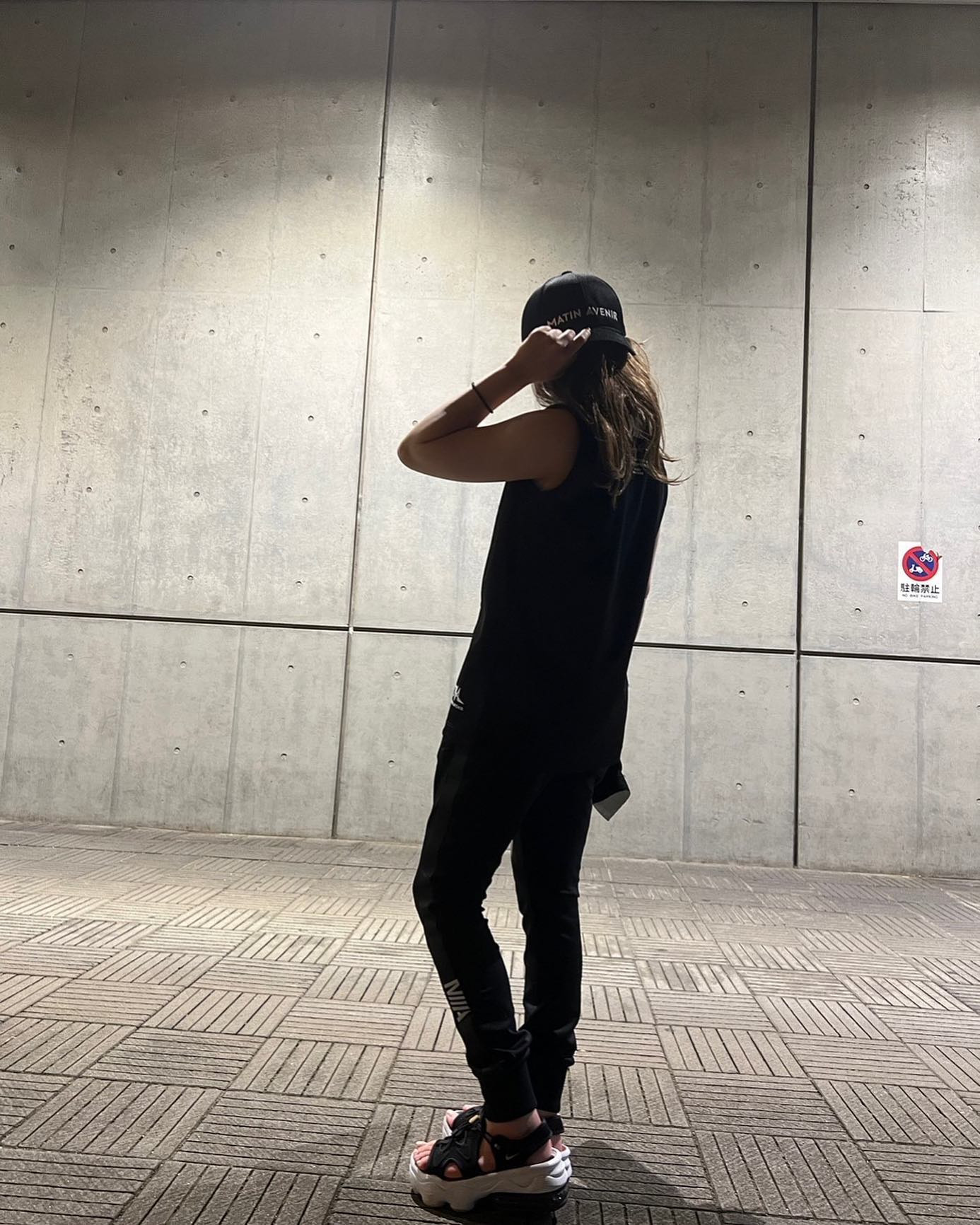 愛がなくてもはじまるのに愛がなくては続かない

それがお仕事っ🤣
同僚にも上司にも後輩にも愛を持って接していこうと思う今日この頃〜♪
嫌な事なんて沢山あるけどこれからもお仕事を愛していこうと思います♡
愛を持って接するのと感謝するのって大事だなと思う。
綺麗事じゃなくて、自分のメンタルのためにも相手のメンタルのためにも愛を持つのと感謝するのが一番いいからオススメ♡

#仕事って #恋愛みたい #そんなこと言ってるから結婚できない #気合い入れ直し #来月から頑張る