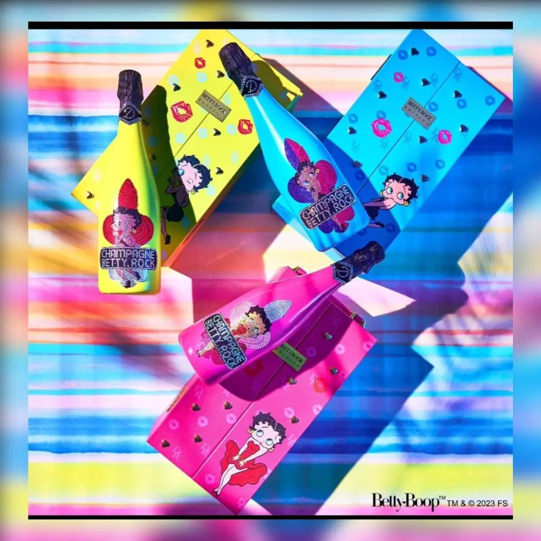 ⁡⁡
⁡
⁡これ店に置いてほしい。⁡
⁡めっちゃ可愛い❤⁡
⁡⁡
お酒飲んでも泥酔しないようにしなきゃだけど🥺⁡

いつまでもプロにはなれない🥲⁡⁡
⁡なぁぜなぁぜ🥺⁡
⁡みなみちゃんと髪型にてた時の📷❤✨
⁡@hibiki.group
@letoile_sinseigroup ⁡
⁡⁡#レトワール#響グループ #水川潤#美松ビル5F#札幌 #すすきの #北海道 #ニュークラブ #ニュークラ嬢 #すすきのニュークラ #ラウンジ #ラウンジ嬢 #キャバクラ #キャバ嬢 #ホステス #夜職 #ナイトワーク #