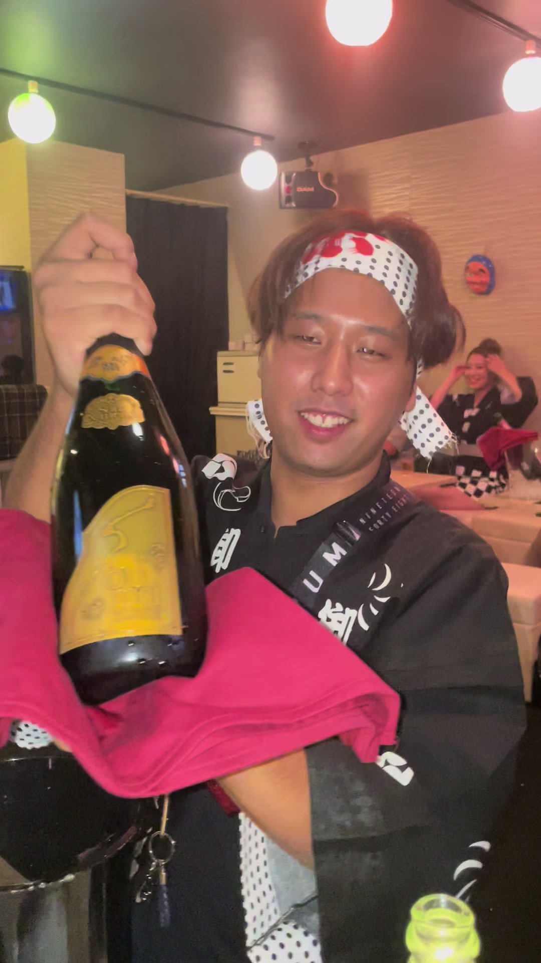 このまえコカボム沢山載せたから次シャンパン〜🥂🍾💜@上福岡MARS #埼玉#上福岡#ラウンジ#ラウンジ嬢 #シャンパン