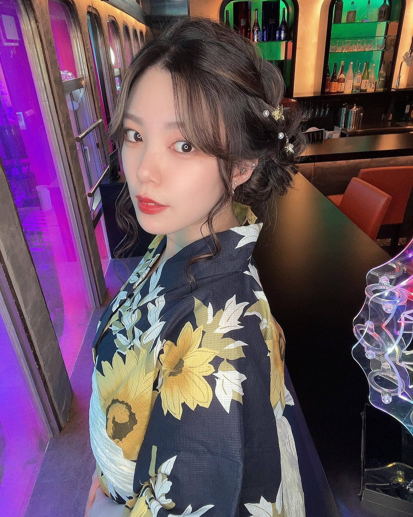 8/19.20で来てくださった皆様🫧❤︎
・
・
・
本当にありがとうございました😭
初めてこうやって違う衣装で過ごさせていただくってなった時、私らしいのがいいなあと、、思い浮かんだのが夏の今しか着れない"浴衣"でした😌
夏のお花向日葵🌻と大好きな紺色が入った浴衣も髪飾りも浴衣を選んだことも全部全部私らしくできたかなと...
不調でたくさん思い悩んで、衣装変えることをやめようとしたけど、やめなくてよかったです!!
これからもまだまだ成長途中な私を見守ってください🌊

#歌舞伎町 #ガールズバー #水商売 