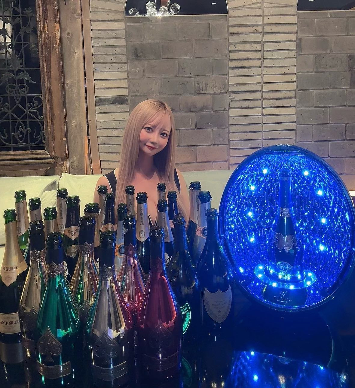 みなさまお祝い本当にありがとうございました🩵💙🩵
そしてお誕生日おめでとうございました私🩵💙🩵

そして初のエンジェルエッグ嬉しすぎる😭✨️イケメンすぎる😭✨️
大好きすぎる😭😭😭😭😭✨️

直前まで誕生日やるか迷ってて7月入ってから撮影行ったりで突然告知したにも関わらず、会いに来てくれた皆様本当にありがとうございました😭💗

6月周年レースからの7月お誕生日だったのでどうなるかと思ったけど皆様のお陰で楽しい1ヶ月になりました☺️✨️

私の人生にとって色んな事があった半年間で落ち込む日々もたくさんありま