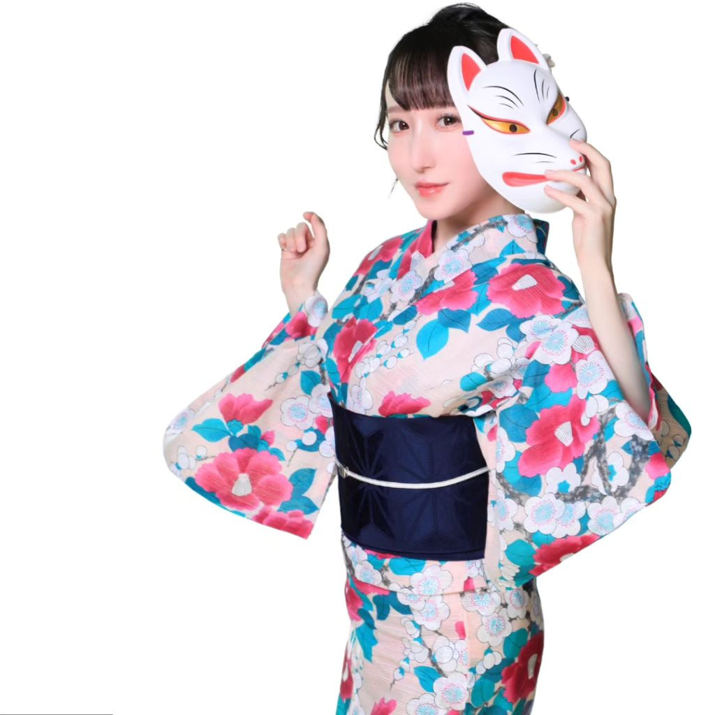 .
本当に北海道ですか？くらいの暑さで溶けそう、、

きゃばきゃばさんで撮影していただいたやつ〜！(先月)
@caba2_hokkaido 
盛れてて嬉しい🦄♥️
夏は浴衣がよいね👏👏

熱中症で倒れたお客様もおりまして…
みんな水分と塩分取ってなんとか夏を乗り切ろう🥲💨

まなみは日々アイスばかり食べてるから逆に太ったかも🙃

さて来週はすすきの祭り！！
3〜5日なのでぜひ遊びに来てね〜〜🎉

#すすきの #ホステス #キャバ嬢
#ニュークラ #ニュークラブ 
#クラブ #club #ラウンジ #lou