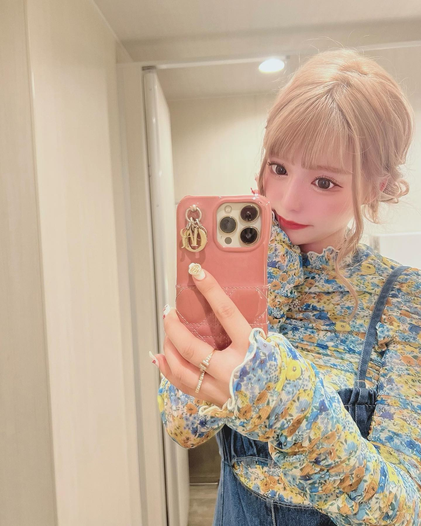 ひつじへあー🐏🌼

#すすきの #すすきのグルメ #ニュークラブ #ニュークラ #キャバ嬢 #ホステス #札幌 #歌舞伎町 #ポケパラ #ナイツ #ギャル #かわいい #あざとい系女子 #札幌#観光 #シティーグループ #すすきのキャバ嬢 #プレミア#クラブプレミア#followme#instagood #instalike #premier #一ノ瀬愛梨 #ぷにぷにあいり