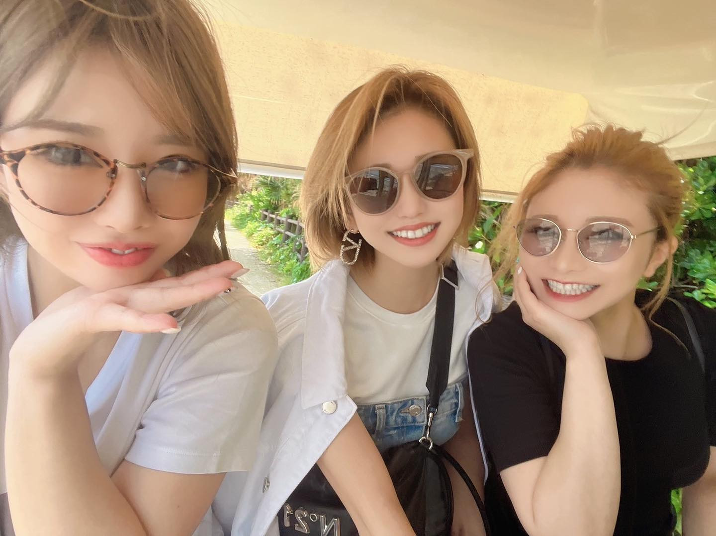 はるかが写真撮るの上手いからりことのツーショット多めなことに気づいた🤣
こちらは数少ない3ショット💕

#すすきの #シャチグループ #シャチスタ #赤門倶楽部 #椿姫なみ #キャバ嬢 #キャバクラ #すすきのキャバクラ #歌舞伎町 #六本木 #銀座 #中洲 #北新地 #水商売 #バイト募集中 #求人 #アルバイト #高収入 #夜職 #キャスト募集 #体入 #採用 #女子大生 #経営者 #ベンチャー企業 #ガールズバー #ポケパラ #美容 #オシャレ #可愛い女の子