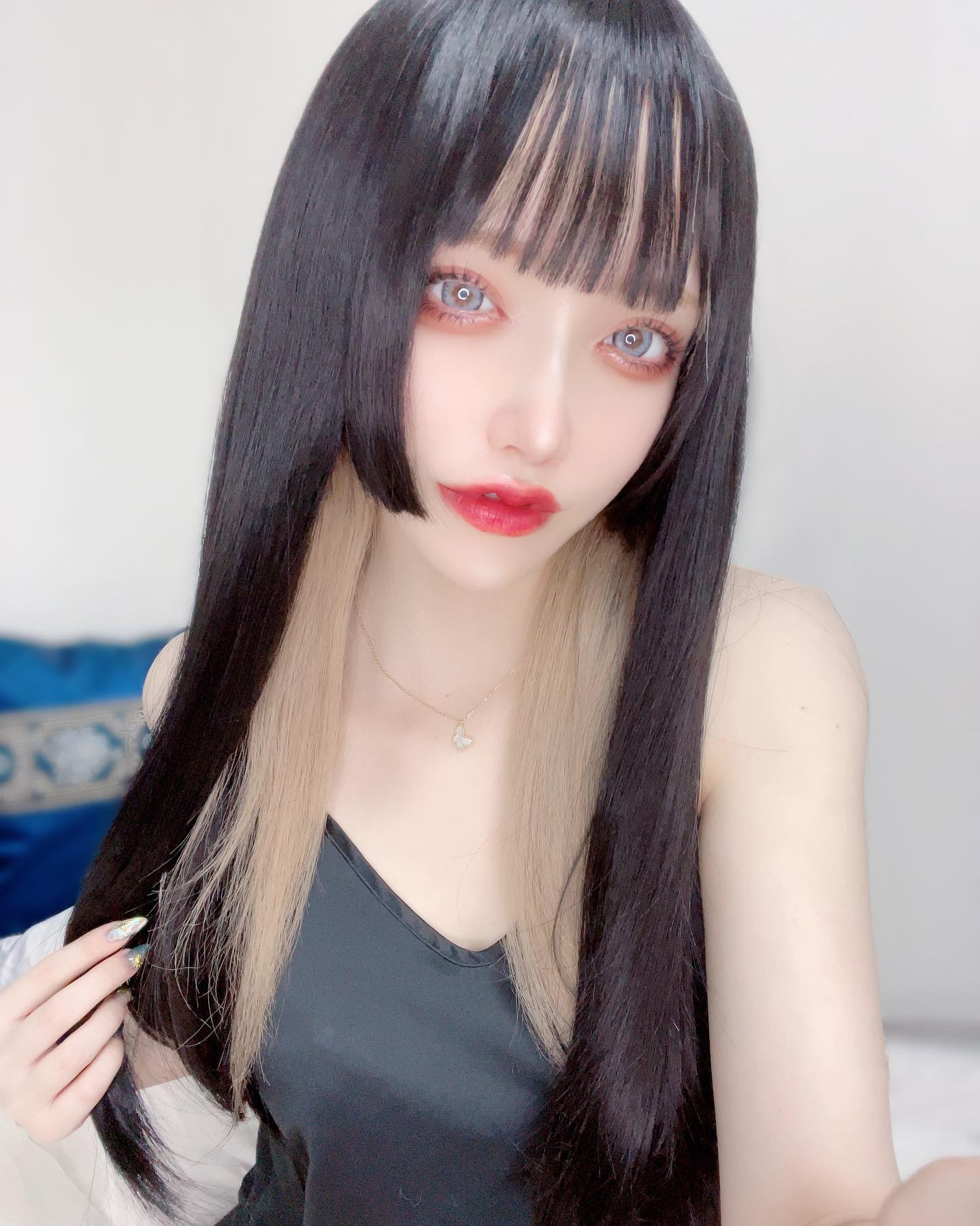 .
.

僕たちと一緒に行こう

僕たちはどこまでだって行ける
切符を持っているんだ
.
.