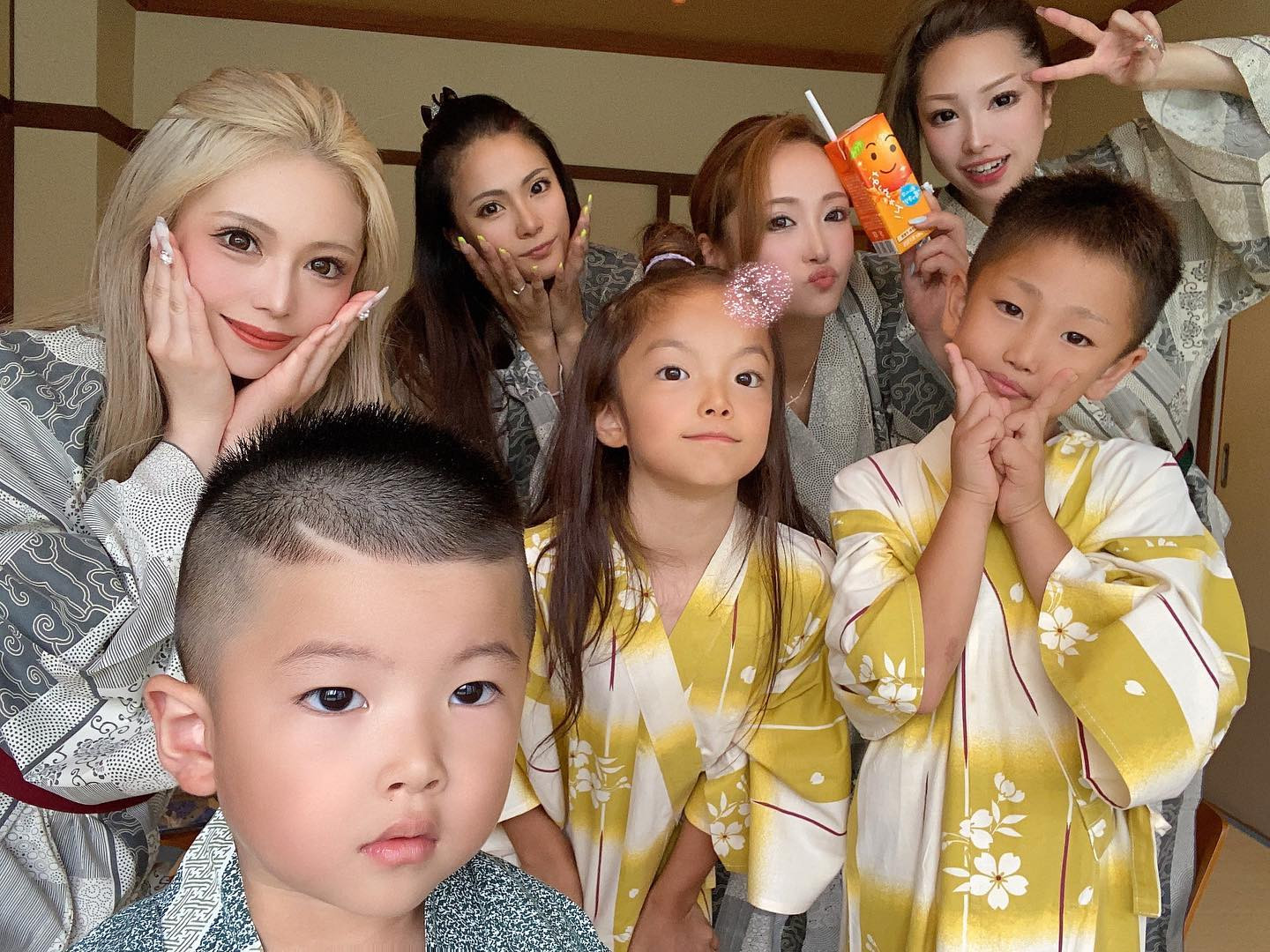 信号が停電するほどの行きの土砂降りと
泥パックで目がイッたことと、
夜中のまよに笑いの神が降りてきたことが特に思い出🩷笑笑
.
#北海道 #札幌 #すすきの #ニュークラブ #ニュークラ 
#桃瀬まりあ #クラブプレミア #キャバクラ #ホスト #東京
#六本木 #新宿 #歌舞伎町 #大阪 #北新地 #ミナミ #美尻 
#ギャル #おっぱい #シャンパン #japan #Hokkaido #美容 
#誕生日 #パーティ #浴衣 #キャバ嬢 #美人 #北海道旅行 #旅行