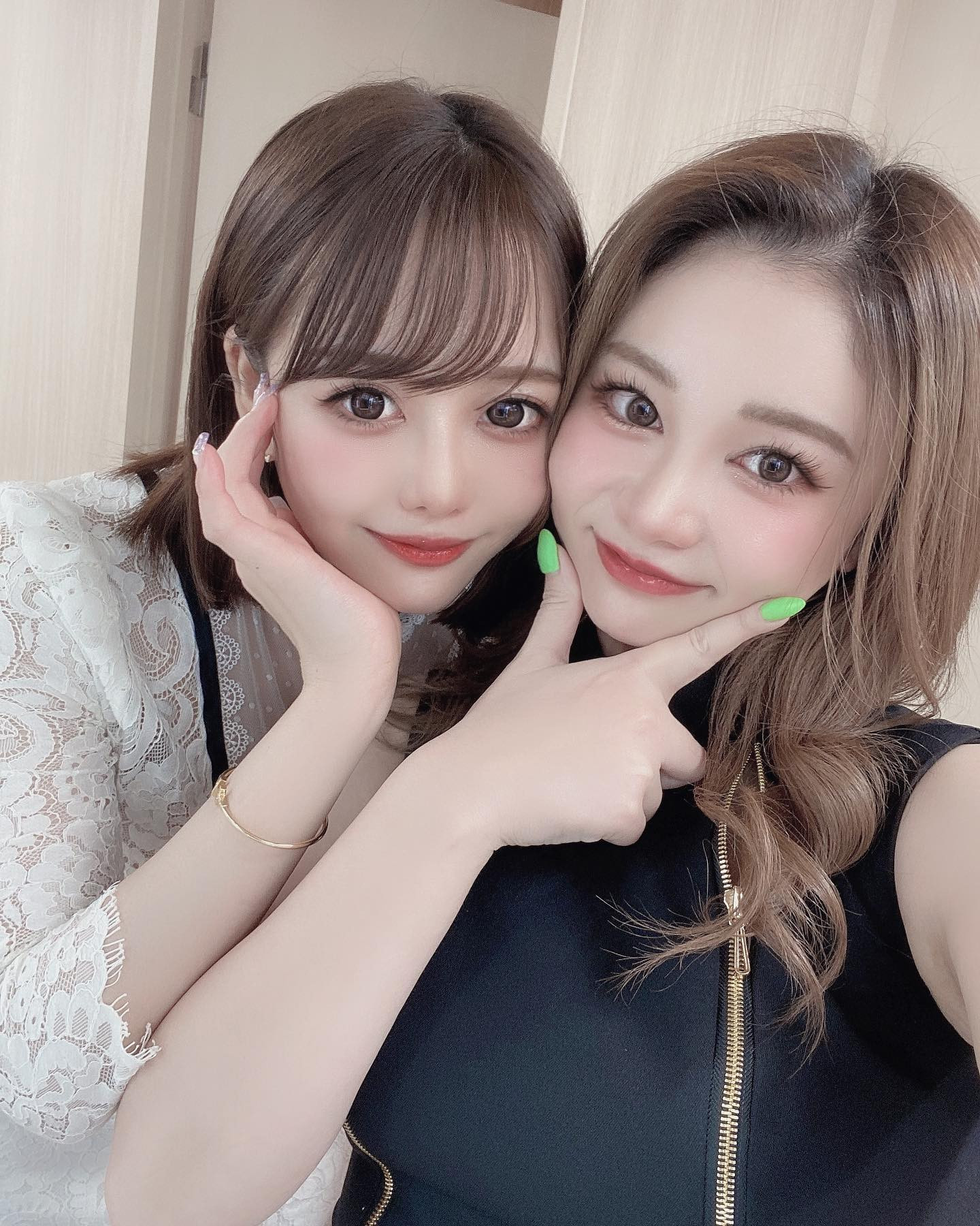 リオンのえみりと♡

#すすきの #シャチグループ #シャチスタ #赤門倶楽部 #椿姫なみ #キャバ嬢 #キャバクラ #すすきのキャバクラ #歌舞伎町 #六本木 #銀座 #中洲 #北新地 #水商売 #バイト募集中 #求人 #アルバイト #高収入 #夜職 #キャスト募集 #体入 #採用 #女子大生 #経営者 #ベンチャー企業 #ガールズバー #ポケパラ #美容 #オシャレ #可愛い女の子