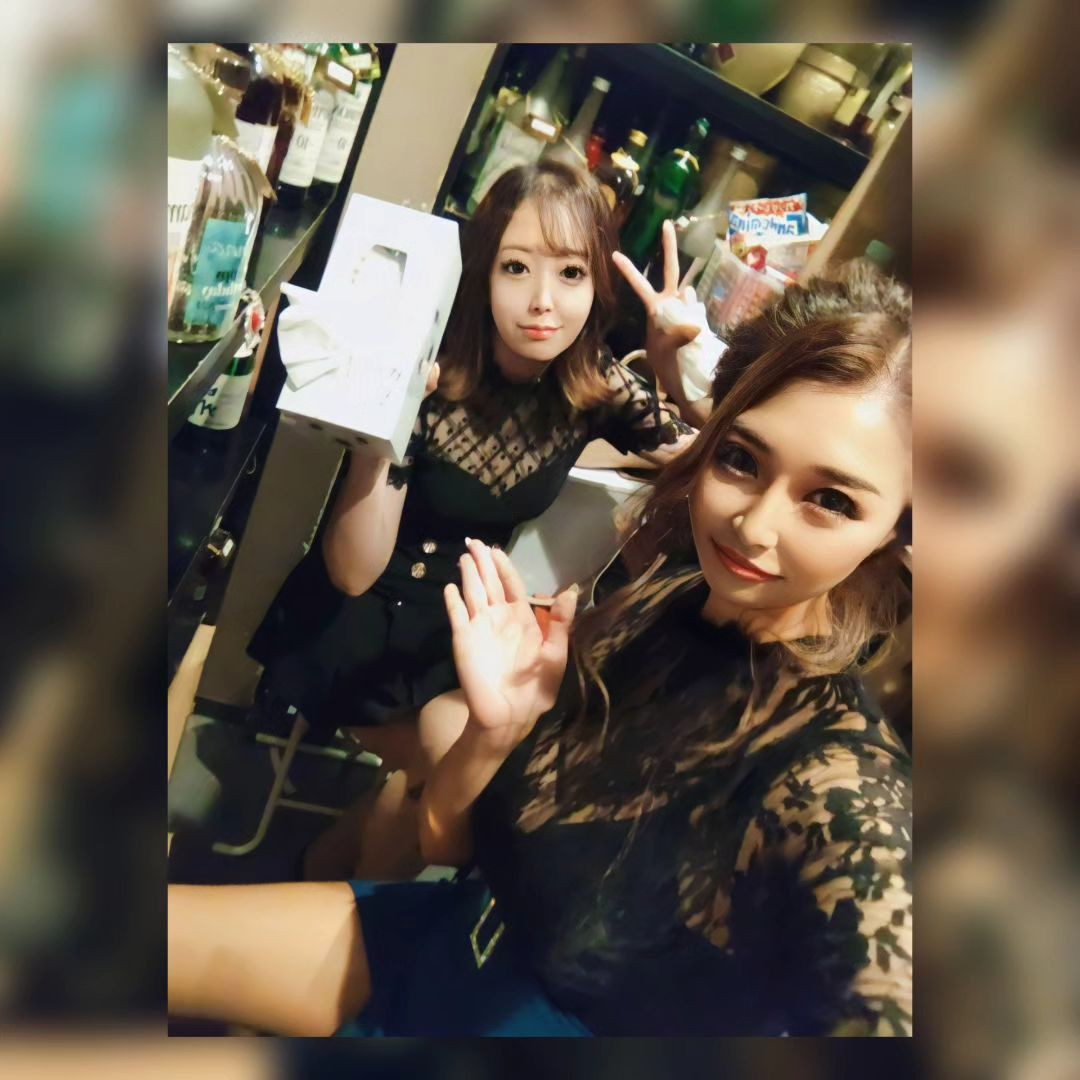 本日の鼻セレブの女性がこちらです✨

秋花粉の時期かしら🥺

@hibiki.group
@letoile_sinseigroup 
@mikikiki0303 
#レトワール#響グループ #水川潤#美松ビル5F#札幌 #すすきの #北海道 #ニュークラブ #ニュークラ嬢 #すすきのニュークラ #ラウンジ #ラウンジ嬢 #キャバクラ #キャバ嬢 #ホステス #夜職 #ナイトワーク #ポケパラ #インスタ指名 #求人 #お酒好きな人と繋がりたい #キャバキャバ #きゃばきゃば#ダイエット#HIBIKI#HI