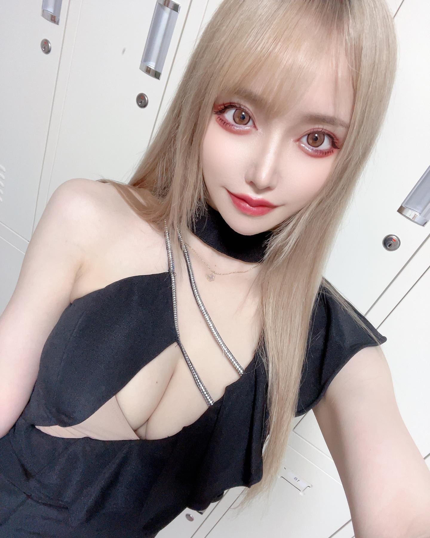 .
.
他人に尊敬されたいのなら 自分自信を敬うがいい
.
自分自身に敬意を払うことによってのみ
他人はあなたを敬うようになるだろう
.
.

-　ドストエフスキー　
.
.