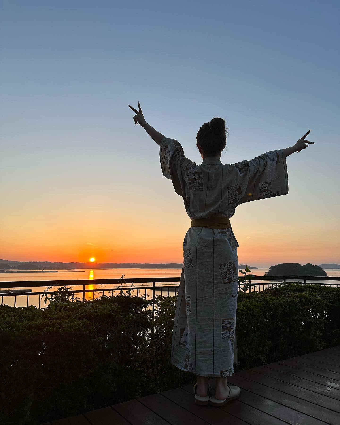 🤍♨️🤍

8月の女4人旅( ˙-˙ )౨ 松島の温泉♨️

今回もベッド争奪戦の勝者は
私とりょうさんでした😘❤️

❤️ 2連勝中 ✌︎(　˙-˙　)✌︎ ❤️

.
.
.
.
#小松館好風亭#小松館#好風亭#松島#松島温泉#宮城温泉#松島町#日本三景#日本三景松島#温泉#温泉旅館#仙台#松島小松館好風亭#足湯#展望足湯#日の出#女旅
#matusima#komatukankouhuutei#ryokan
#onsen#onsenryokan#kouhuutei#komatukan
#hotspri