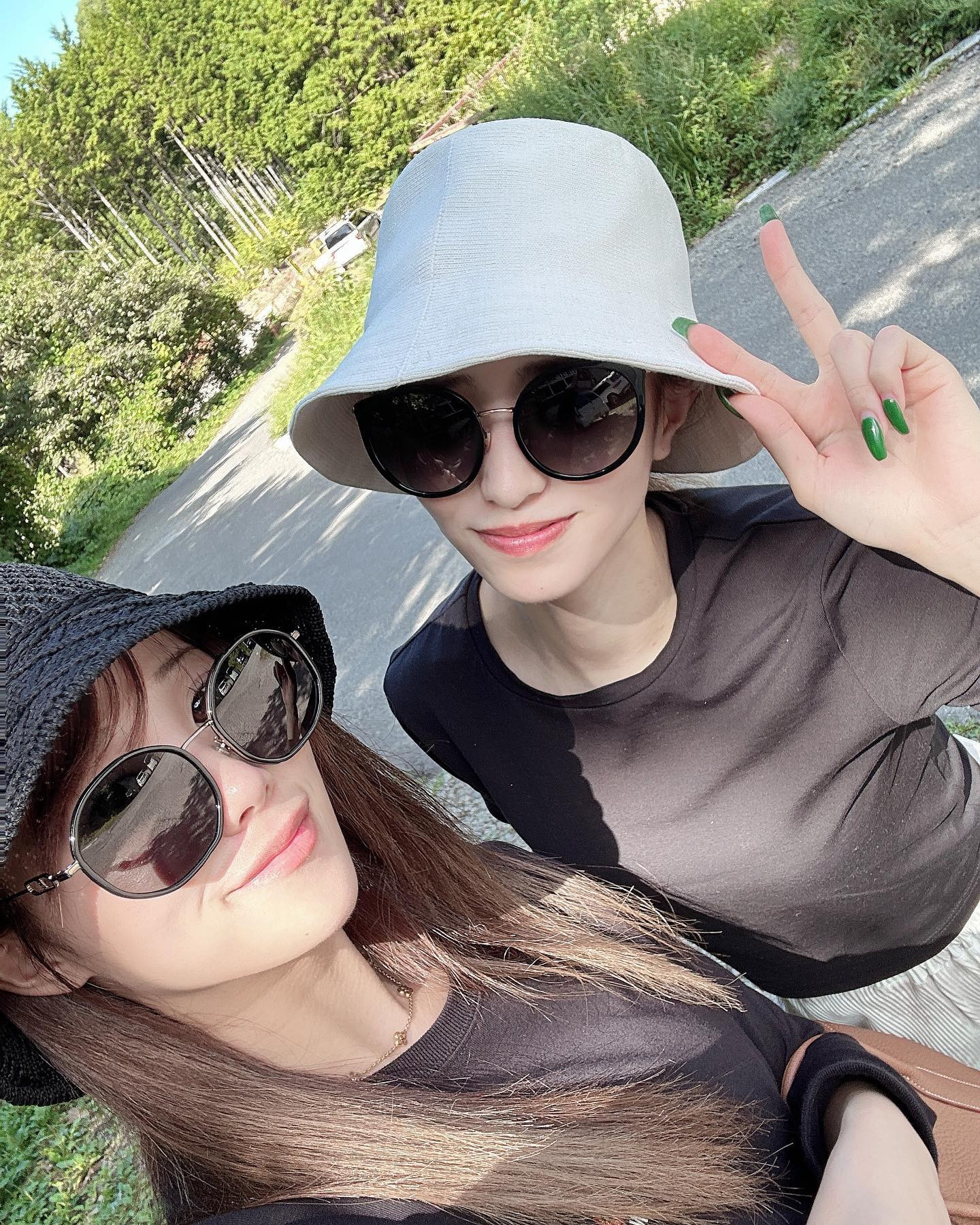 💚💚💚

福島で流しそうめんしてきたときの( ˙-˙ )౨

流しそうめんの集団食中毒のニュース見てなくて
たくさん連絡貰ったんですけど
我々は無事でした❤️❤️❤️
 
もねおに関してはお腹痛いのは毎日です🤫

今週もよろしくお願いします🫶

.
.
.
.

#ザニューヨーク#エリアG#キャバクラ#ニュークラブ#仙台キャバクラ#キャバ嬢#ホステス#水商売#仙台#国分町#歌舞伎町#六本木#銀座#すすきの#錦#北新地#ミナミ#中洲#キャバキャバ#ヘアメ#ヘアメイク#福島#吾妻庵#吾妻庵流しそうめん#流しそ