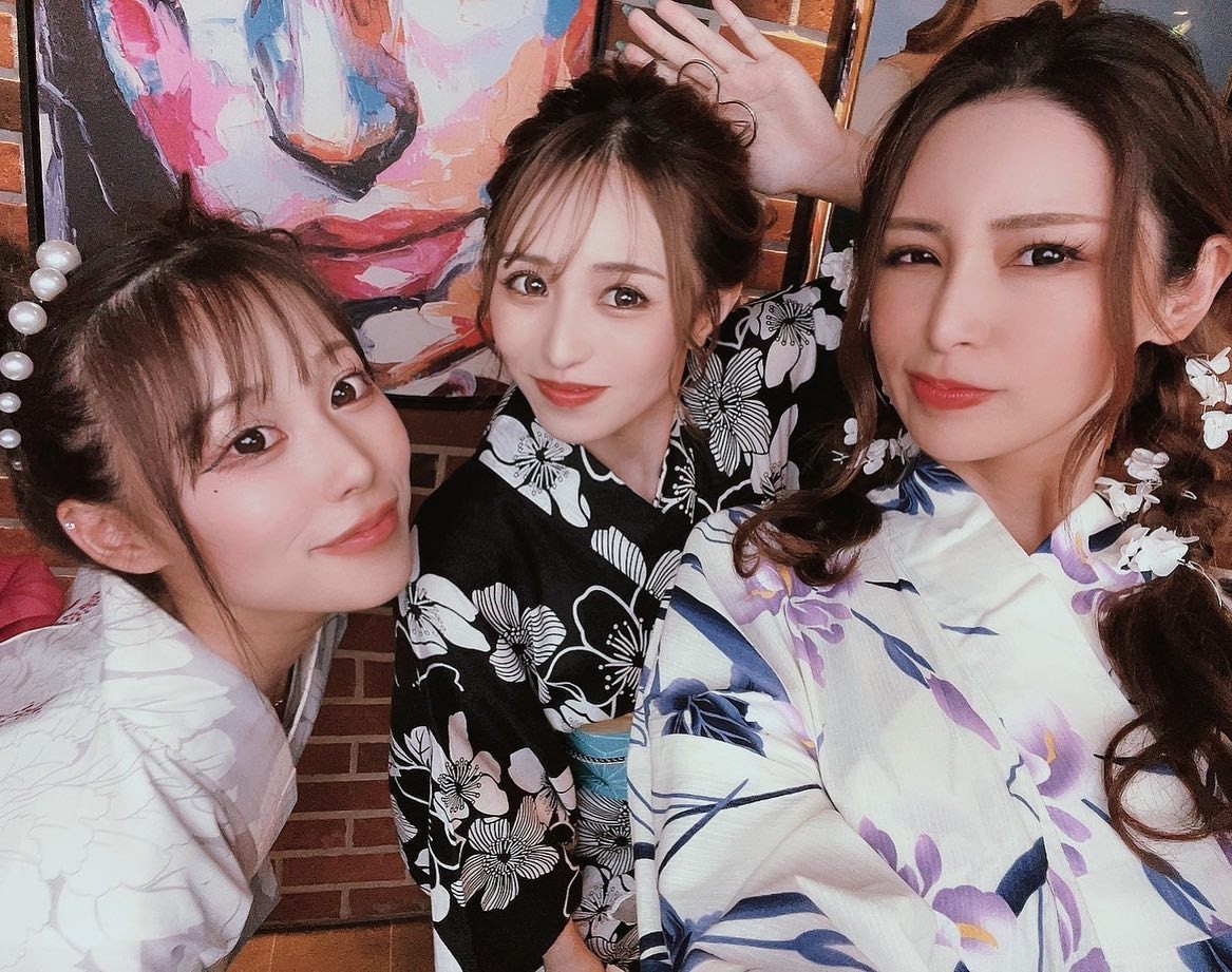 🤍🤍🤍

夏終わっちゃう( ･᷄-･᷅ )

.
.
.

#ザニューヨーク#エリアG#キャバクラ#ニュークラブ#仙台キャバクラ#キャバ嬢#ホステス#水商売#仙台#国分町#仙台七夕祭り#お祭り#七夕祭り#キャバキャバ#ヘアメ#ヘアメイク#浴衣ヘア#浴衣ヘアアレンジ#浴衣#浴衣女子#夏#花火
#hairmake#TheNewYork#yukata#yukatagirl#hanabi