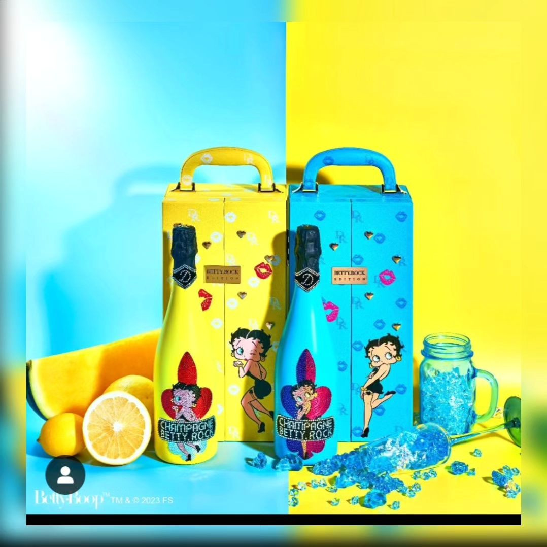 今日は雨で何も出来なくて予定狂いまくり🥲

系列でBETTYRock入荷とか羨ましすぎる。
DRock系飲んでみたい🤗
可愛すぎる〜💓

明日久々出勤🦸
@hibiki.group 
@letoile_sinseigroup 
#レトワール#響グループ #水川潤#美松ビル5F#札幌 #すすきの #北海道 #ニュークラブ #ニュークラ嬢 #すすきのニュークラ #ラウンジ #ラウンジ嬢 #キャバクラ #キャバ嬢 #ホステス #夜職 #ナイトワーク #ポケパラ #インスタ指名 #求人 #お酒好きな人と繋がりたい