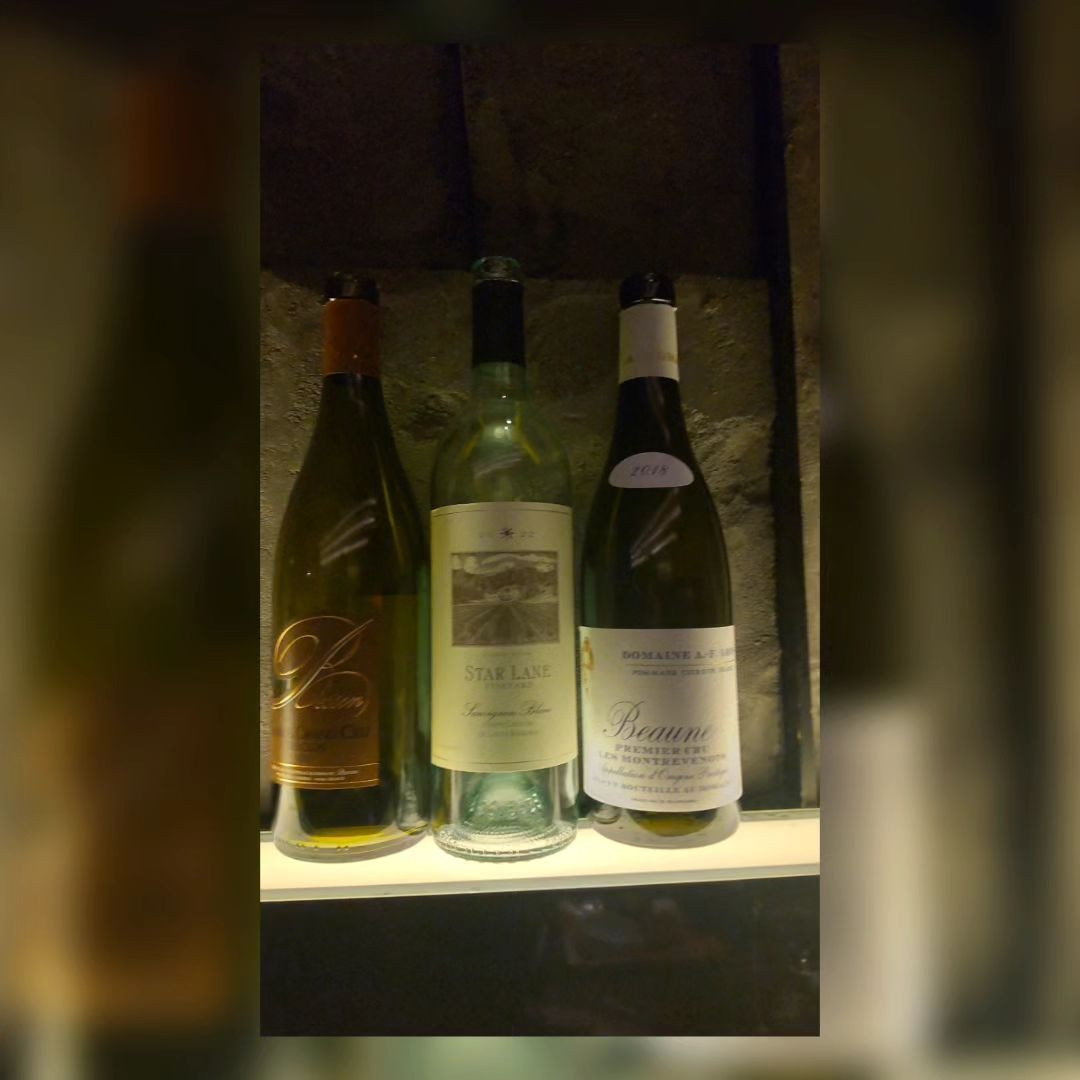 昨日はずっとワイン🍷な日だった🤗
確か計６本くらい飲んだ🤔
ワインてハイボールと違って私を裏切らないから好き💓
@hibiki.group 
@letoile_sinseigroup 
#レトワール#響グループ #水川潤#美松ビル5F#札幌 #すすきの #北海道 #ニュークラブ #ニュークラ嬢 #すすきのニュークラ #ラウンジ #ラウンジ嬢 #キャバクラ #キャバ嬢 #ホステス #夜職 #ナイトワーク #ポケパラ #インスタ指名 #求人 #お酒好きな人と繋がりたい #キャバキャバ #きゃばきゃば#ダイエッ