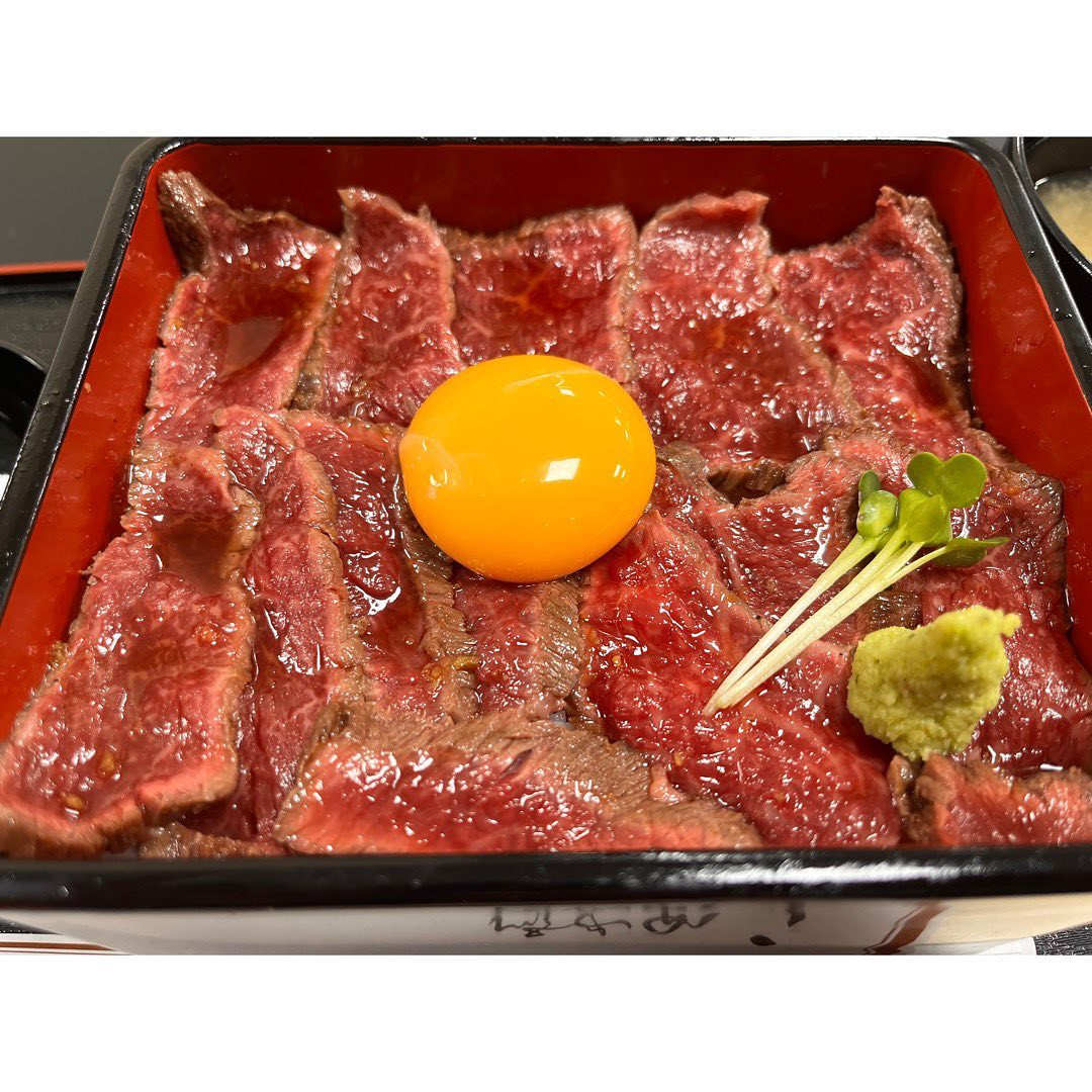 美味しすぎるステーキ重🥩