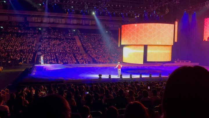 この間ディズニーオンアイスに行ってきた🤍
初めてだったけどめちゃくちゃよくて！
特にアラジンが綺麗だったー✨
また来年も行きたい🥰

#ディズニー #ディズニーオンアイス2023 #ディズニーオンアイス #さいたま新都心 #さいたまスーパーアリーナ