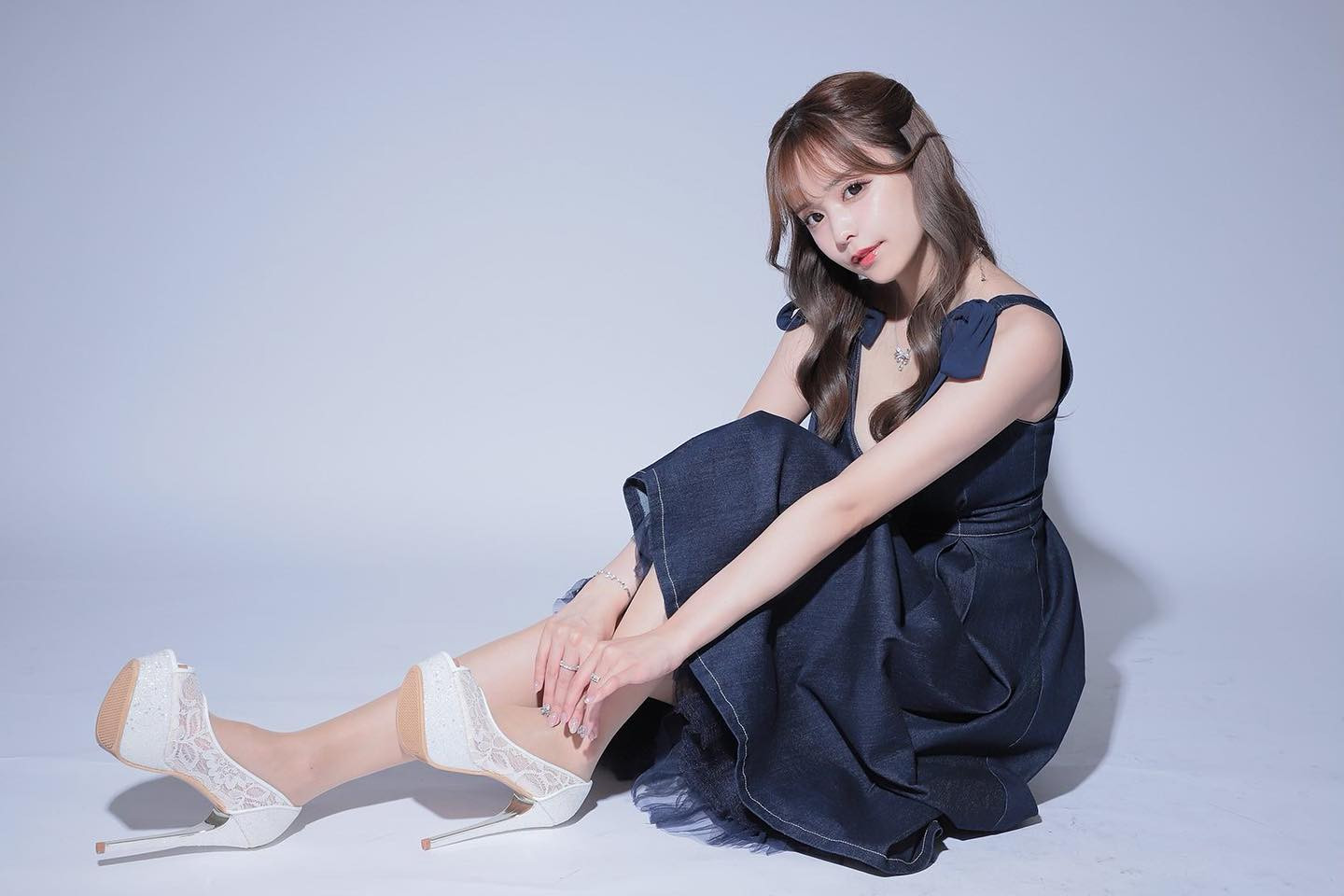 このドレス
お気に入りすぎて色違いも欲しい🤍

@robedefleurs_official 
.
.
#華咲かのん #キャバ嬢 #ニュークラ嬢 #すすきのキャバ嬢  #すすきのグルメ #北海道観光 #北海道旅行 #キャバドレス #ドレス #ドレス通販 #ヘアメイク #かわいい女の子 #清楚系 #あざとい #可愛 #高身長女子 #ビジョビ #撮影 #キャバ撮影 #ポートレート #cute #japanesegirl #asian #portrait #dress