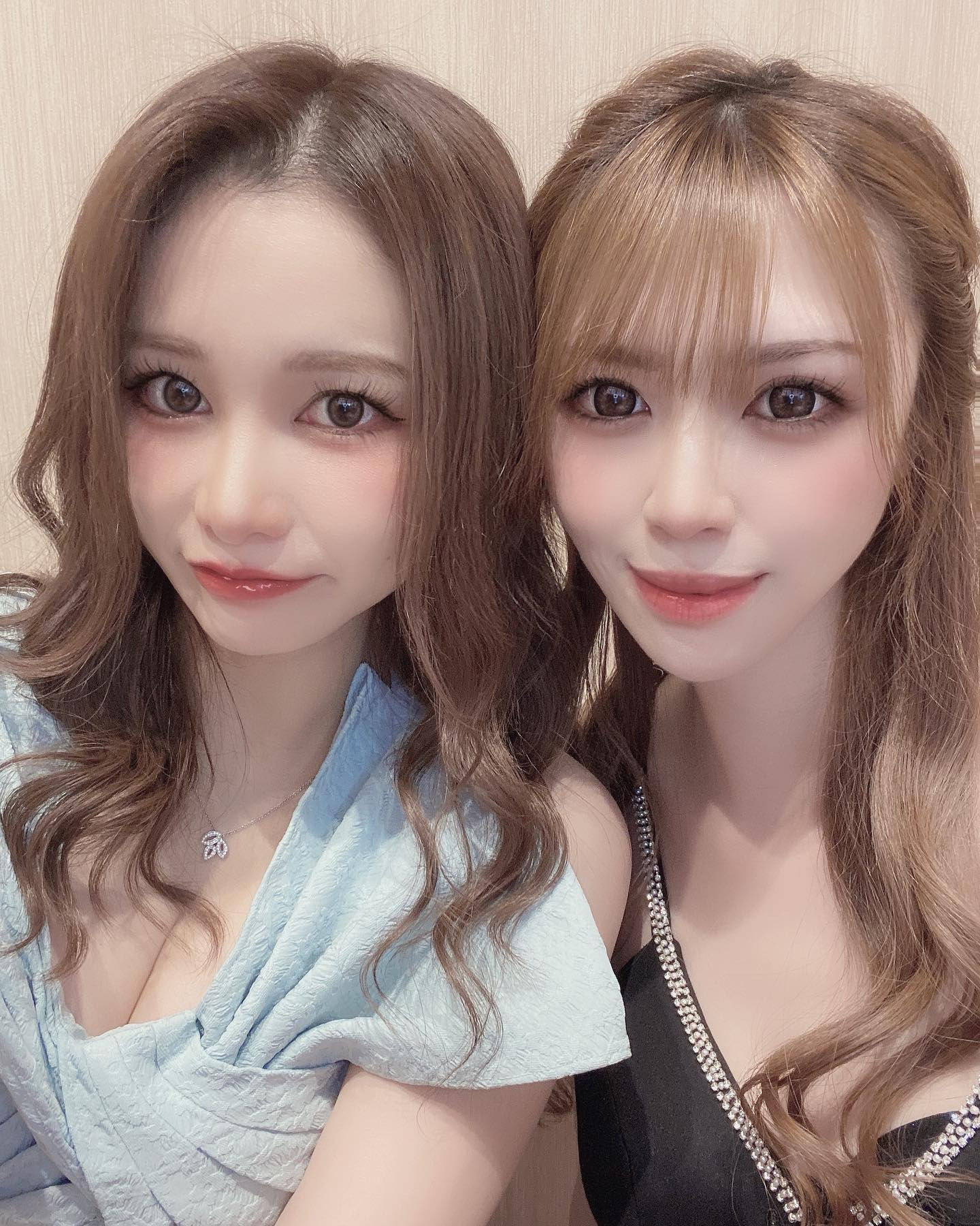 ゆりあ(酒つよい)と久しぶりに写真撮った🤳💕

#すすきの #シャチグループ #シャチスタ #赤門倶楽部 #椿姫なみ #キャバ嬢 #キャバクラ #すすきのキャバクラ #歌舞伎町 #六本木 #銀座 #中洲 #北新地 #水商売 #バイト募集中 #求人 #アルバイト #高収入 #夜職 #キャスト募集 #体入 #採用 #女子大生 #経営者 #ベンチャー企業 #ガールズバー #ポケパラ #美容 #オシャレ #可愛い女の子