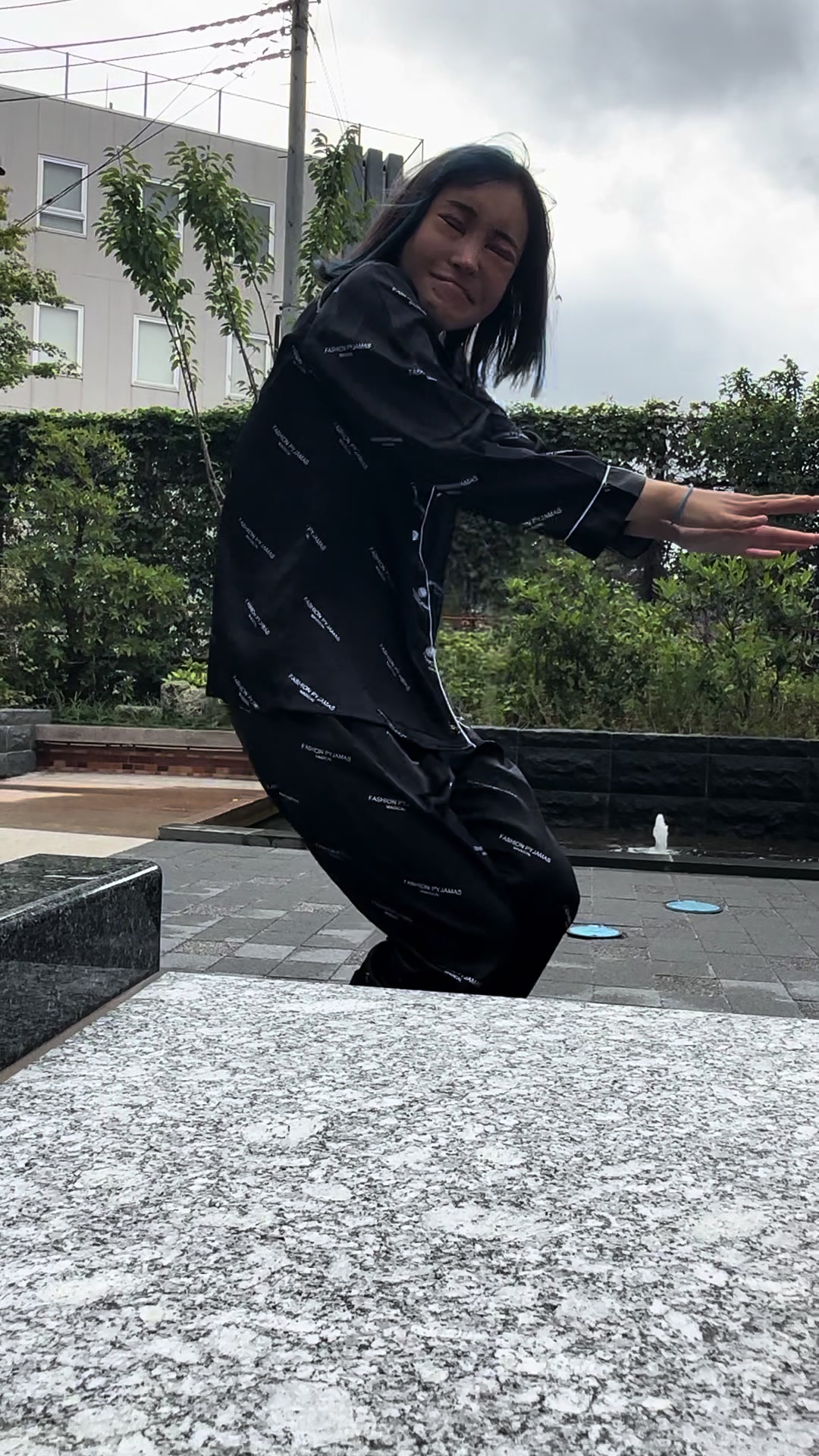 振り付け忘れて即興ダンスしました🐶 #我姓石 #dance #ポメラニアン #整形 #ダウンタイム #ノーマルカメラ #桜井野の花 #歌舞伎町 #キャバ嬢 #キャバクラ