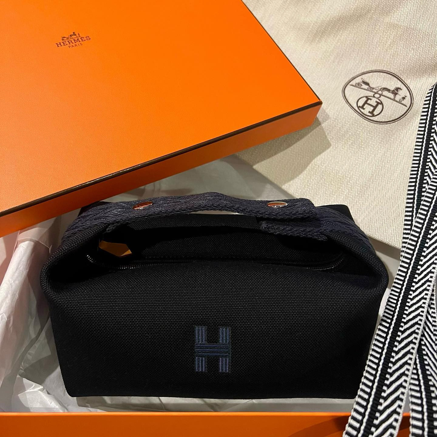 .
お客様から頂いたお誕生日プレゼント👜🎁
文句垂れたらHERMESくれたやん
ナイスセンスナイスチョイス
#HERMES
#ブリッドアブラック