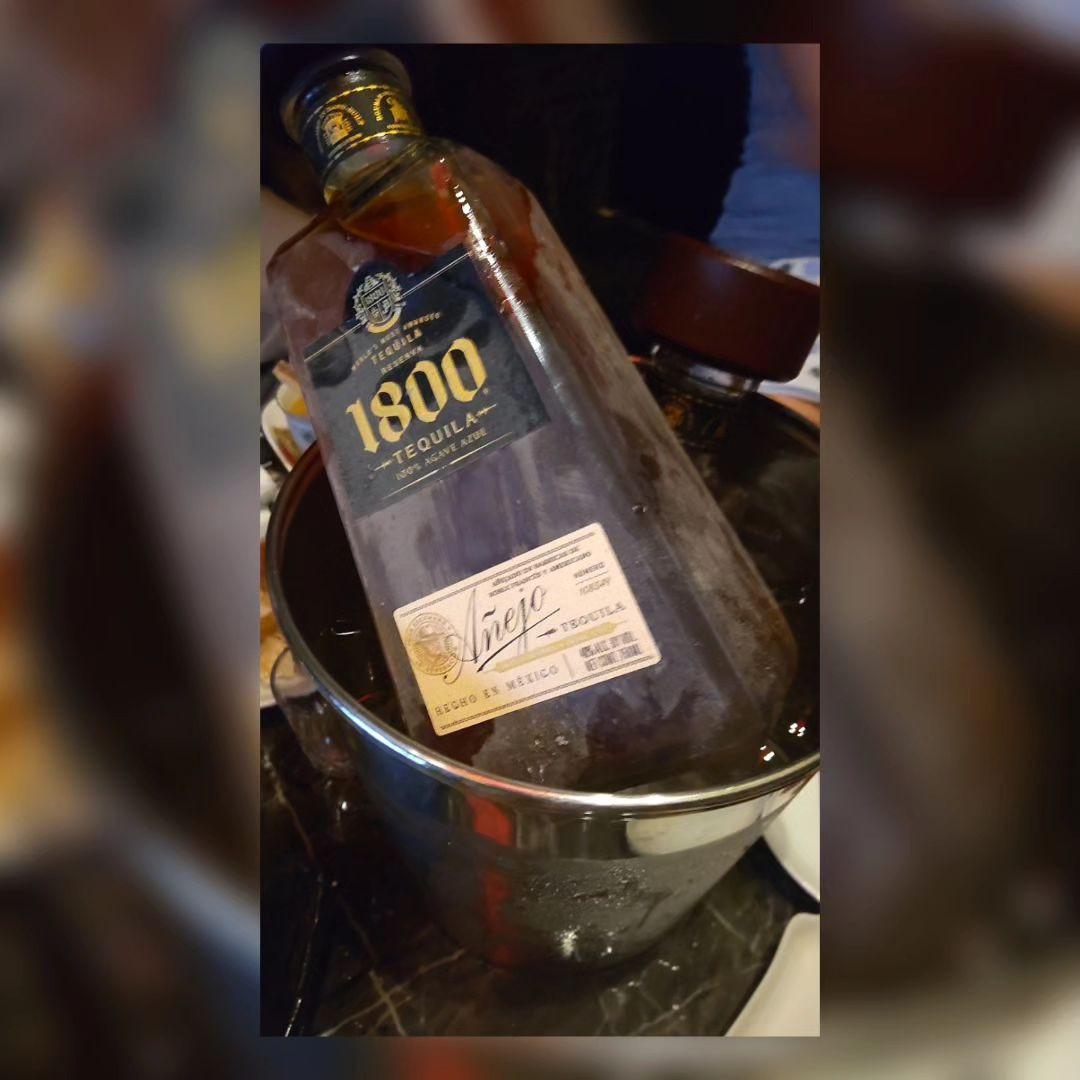 今日から周年だというのにおめめが腫れて絶不調だけど居ます🧘
こんなタイミングで被れるとかそんな不運に負けない✨
よろしく
@letoile_sinseigroup 
@hibiki.group 
#レトワール#響グループ #水川潤#美松ビル5F#札幌 #すすきの #北海道 #ニュークラブ #ニュークラ嬢 #すすきのニュークラ #ラウンジ #ラウンジ嬢 #キャバクラ #キャバ嬢 #ホステス #夜職 #ナイトワーク #ポケパラ #インスタ指名 #求人 #お酒好きな人と繋がりたい #キャバキャバ #きゃばきゃば