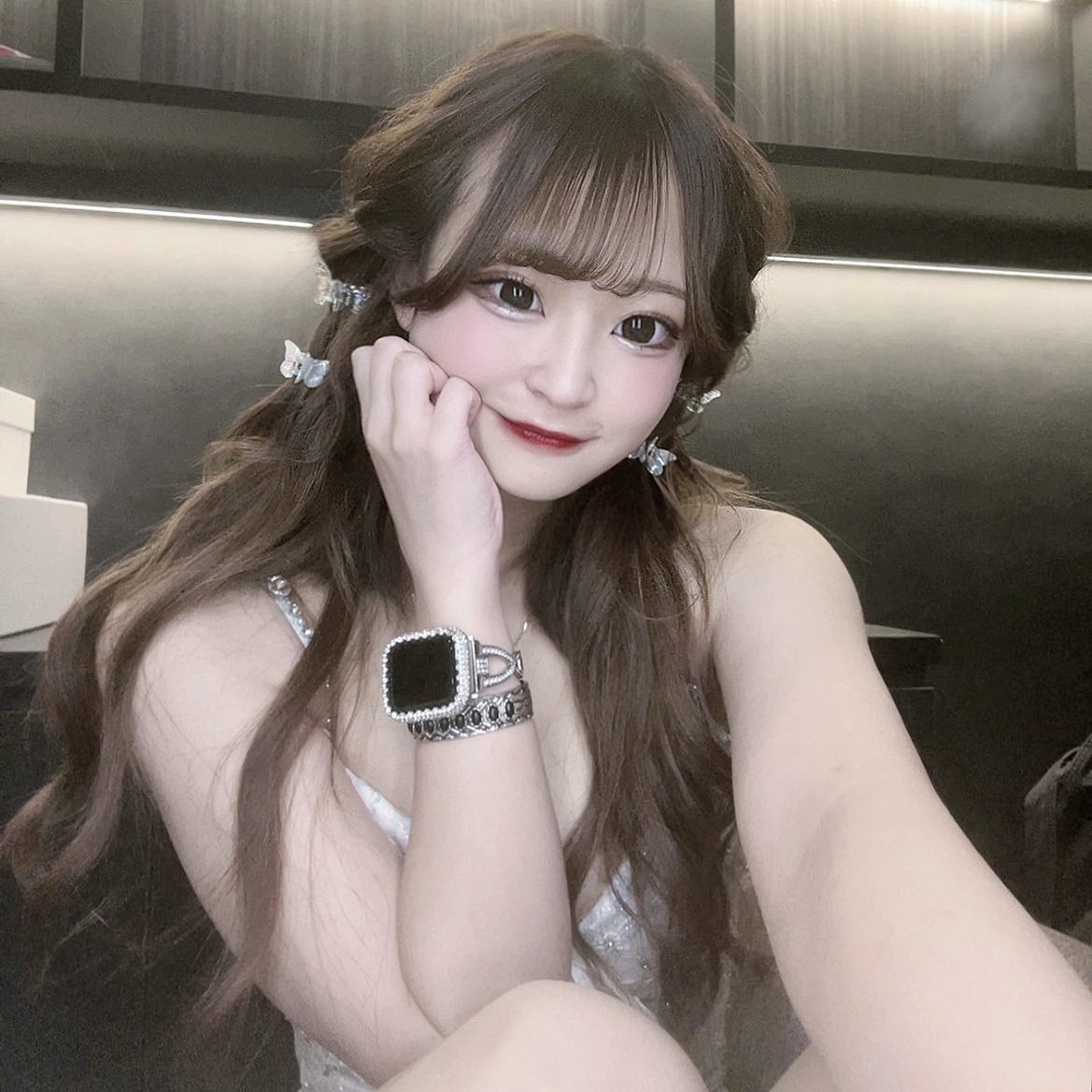 今日は可愛いに全振りしたから
みんな見にきてねー🎶🎶
ほぼ裸グラビアで草

 #ウルフグループ  #vibi #royalstage  #ビビ  #ロイヤルステージ  #札幌  #すすきの  #ススキノ  #ニュークラ  #キャバクラ  #キャバ嬢  #キャバクラ嬢  #ニュークラブ  #ニュークラ嬢  #ホステス #ガールズバー  #すすきのキャバ嬢  #すすきのキャバクラ  #すすきのグルメ  #ラウンジ #札幌観光  #美人  #美女  #可愛い  #可愛い女の子  #銀座  #六本木  #北新地 