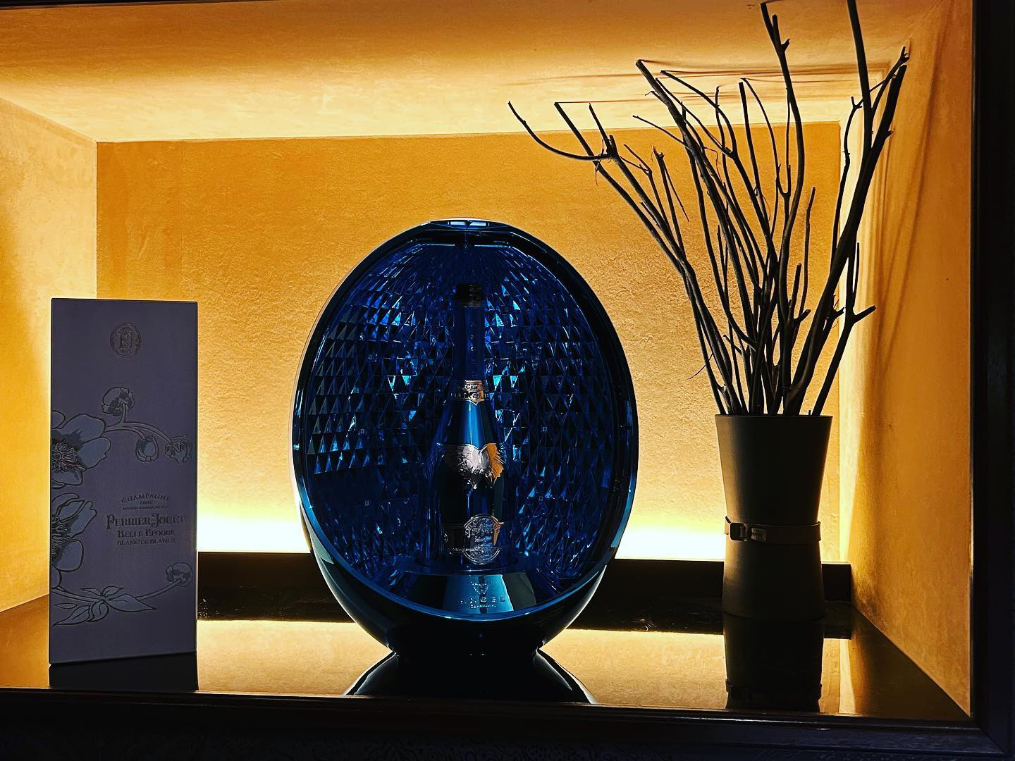 池袋 Red Shoes ホットニュース 65807