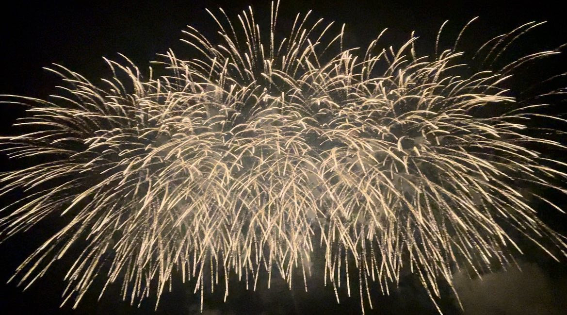 .
東北未来芸術花火🎆
感動してうるうるした( ◜︎︎𖥦◝ )
.
小さい頃ちょっとだけ花火師を夢みてた🤫❤️‍🔥
.
#仙台 #宮城 #亘理
#東北未来芸術花火 #花火