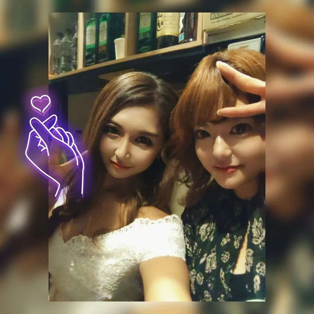 昨日みこりんとみきてぃと久しぶりに飲めて嬉しい日だった♥
記憶所々ないけど楽しかった気がする🙃
@miko_letoile 
@hibiki.group 
@letoile_sinseigroup 
#レトワール#響グループ #水川潤#美松ビル5F#札幌 #すすきの #北海道 #ニュークラブ #ニュークラ嬢 #すすきのニュークラ #ラウンジ #ラウンジ嬢 #キャバクラ #キャバ嬢 #ホステス #夜職 #ナイトワーク #ポケパラ #インスタ指名 #求人 #お酒好きな人と繋がりたい #キャバキャバ #きゃばき