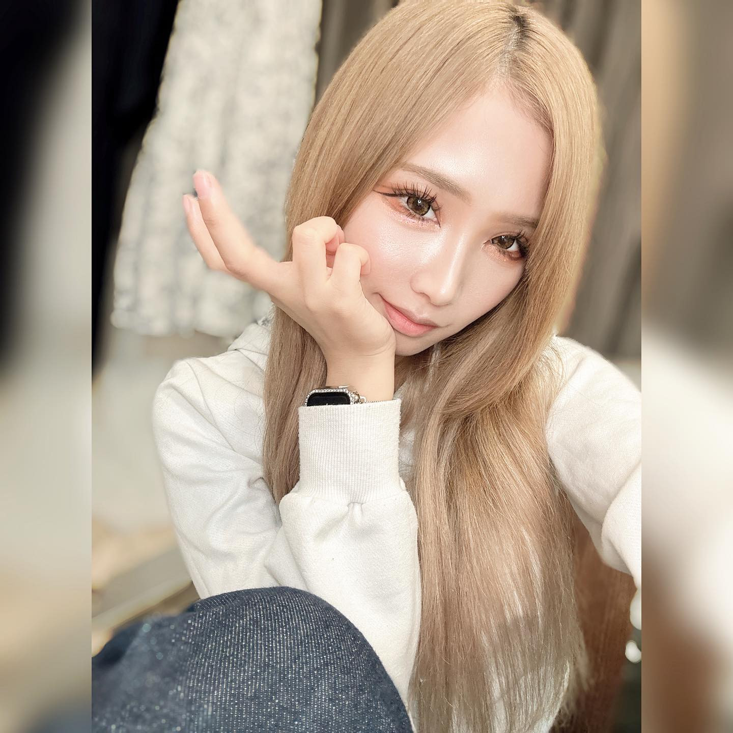 初めての金髪ロング😮‍💨

一気にギャルになった気がする
ギャルポーズわからなくてギャルピースしてみた笑

マツエクに金髪ロングに初めてすることたくさんなんだけど美容にお金かけるのって楽しい❤️

女の子に生まれてよかった🐰

#金髪ロング
#金髪
#マツエク
#ボリュームラッシュ 
#jカール
#さいたま市
#埼玉県 
#夜職 
#キャバ 
#大宮キャバ 
#大宮キャバクラ 
#ドラゴンクラブ
#ドラゴンクラブ大宮