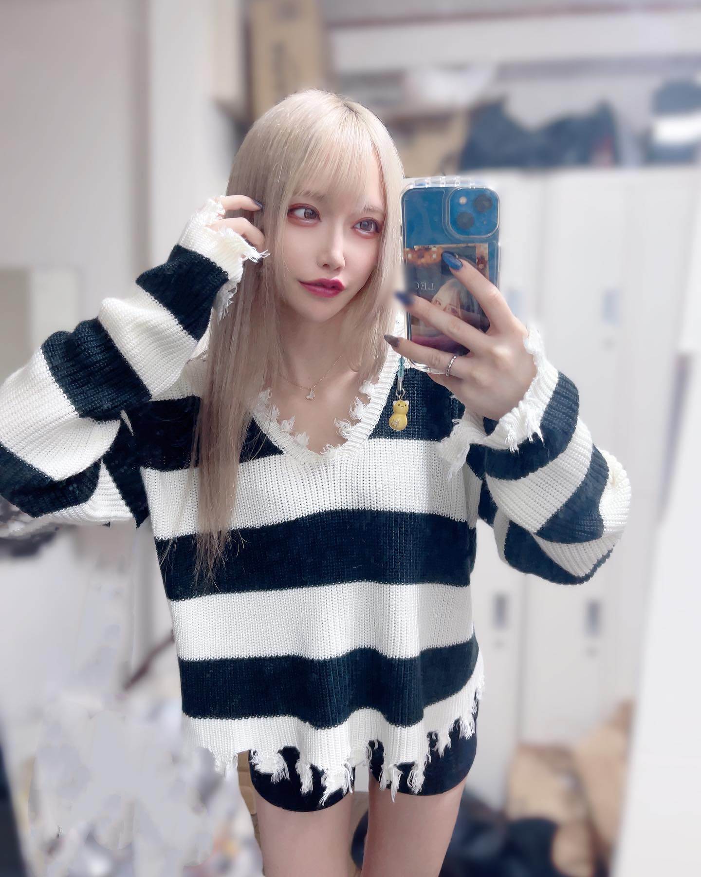 .
.
近しい世代の人はみんなあの人に
見えちゃうよね〜。このボーダー。
.
.