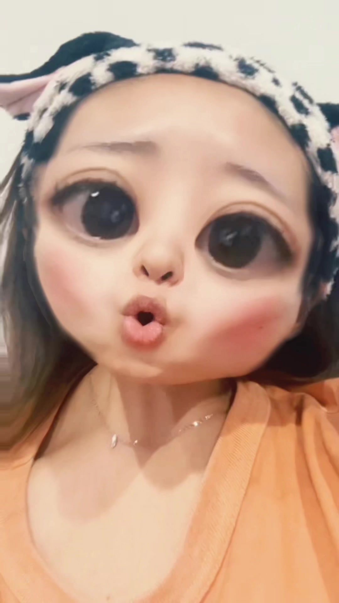 一時期すごいハマってて毎日歌ってた。ところでビルゲイツとイルミナティってなに〜？？？. . #いやヤバいでしょ #いややばいでしょって話だよね #イルミナティ #ビルゲイツ #あけおめはーん #懐かしいやつ