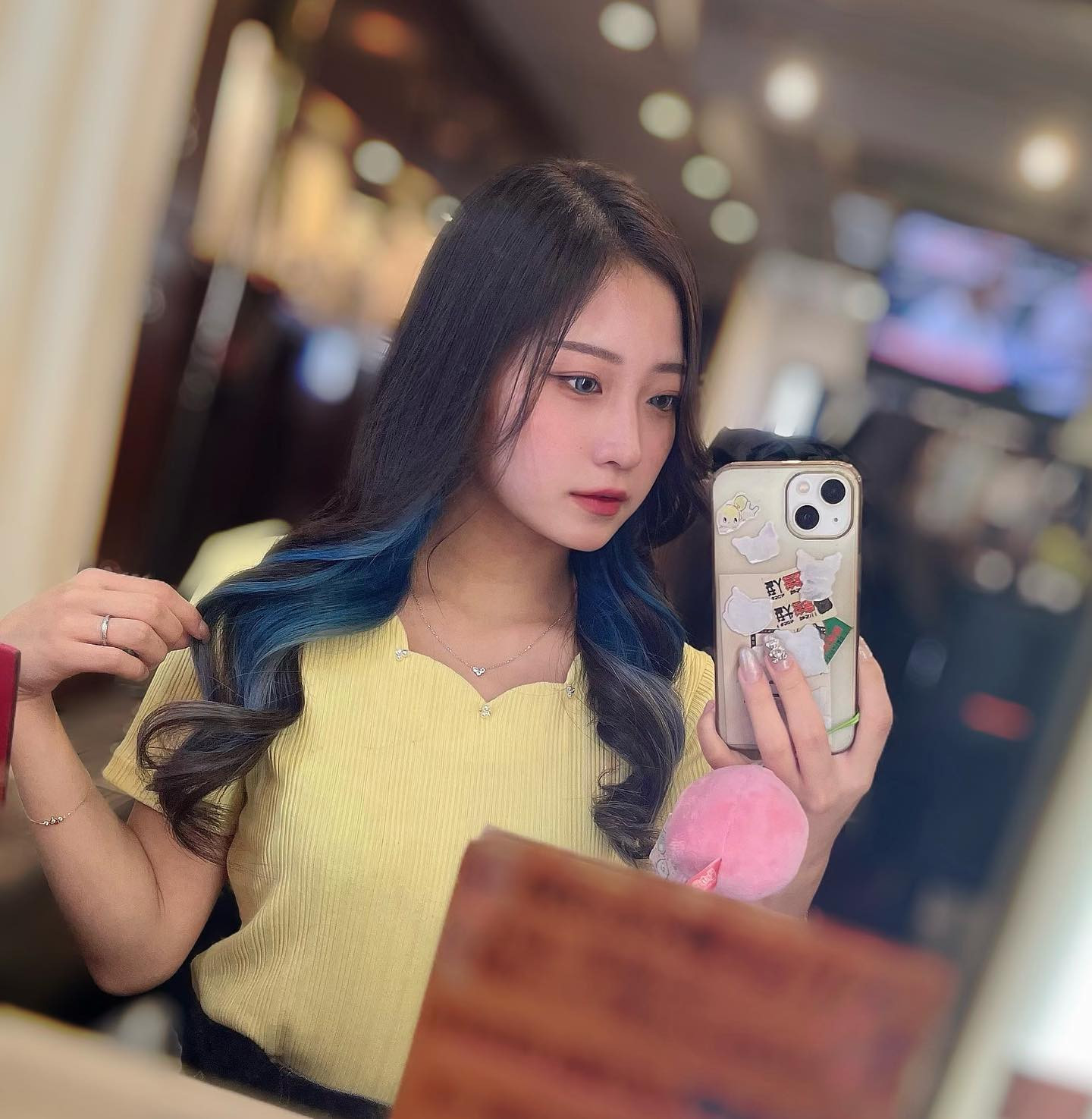 初めて青にした！見に来て♡

 #美容院  #インナーカラー  #出勤前