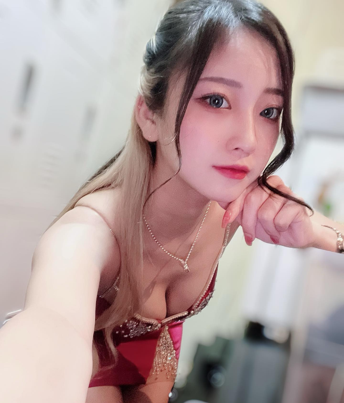 すごいしんどい体制で撮りました

 #歌舞伎町キャバ嬢