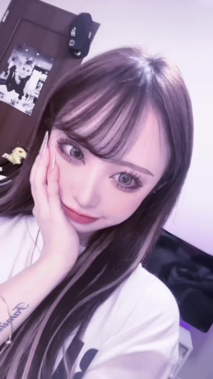 ほっぺの肉🍖 #キャバクラ