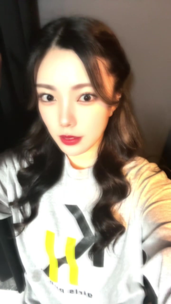 休憩中の出来事🫢 #歌舞伎町 #新宿 #ガルバ嬢 #ガールズバー #ガルバ #水商売 #crush #rightnow #kpop