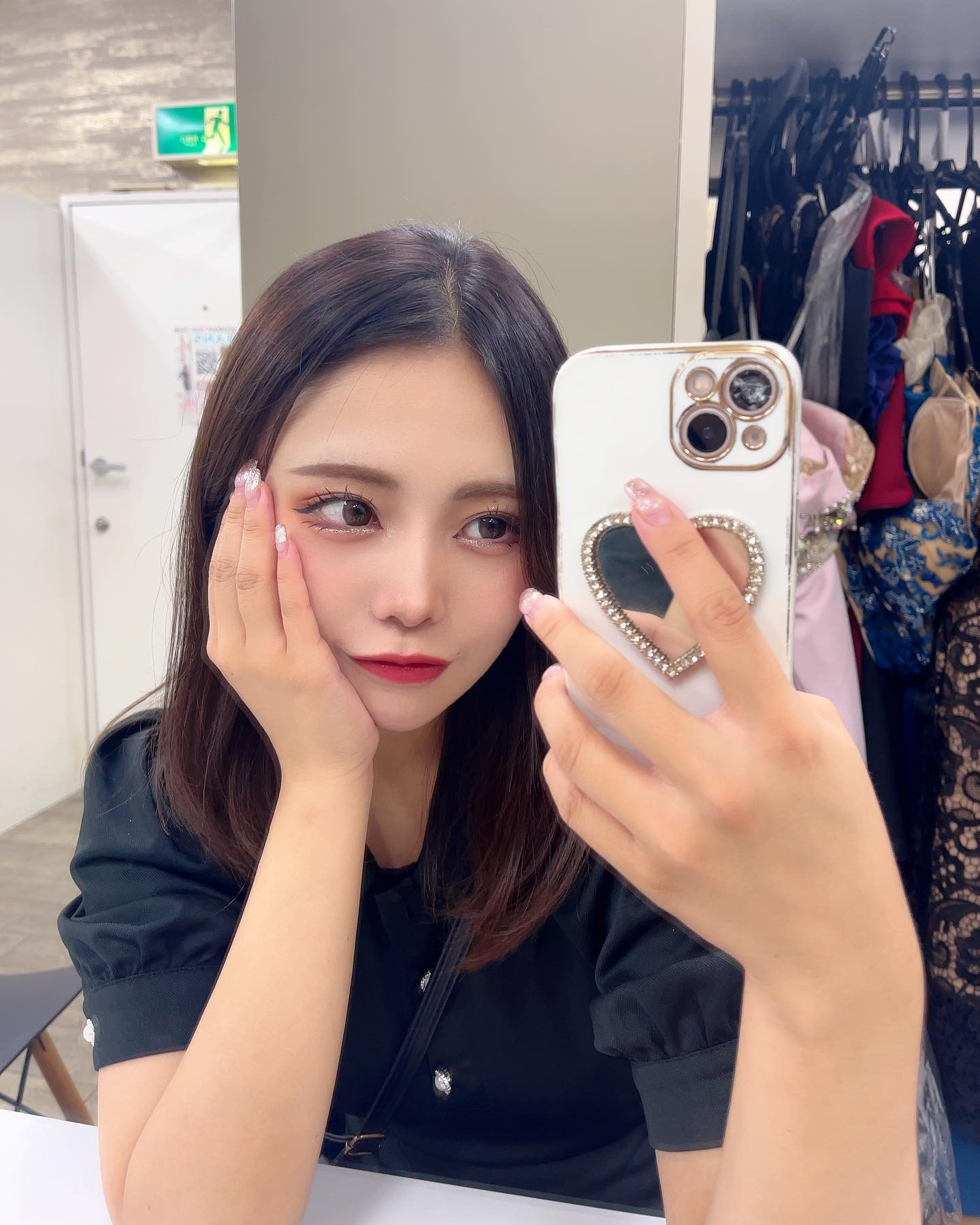 さよなら望遠レンズ

.
.
.

#iphone15 #欲しい #camera 
#新宿 #歌舞伎町 #キャバ嬢 #キャバクラ #撮影 #ヘアアレンジ  #リュアーグ #指名  #六本木  #instagood #instalike #lfl #暗髪  #いいね返し #きゃばきゃば #ドレス #水商売 #自撮り女子 #selfie #フォロー返します  #酒好きな人と繋がりたい #かわいい  #シャンパン #キャバ #むちむち #ギャル　#ワンカラーネイル