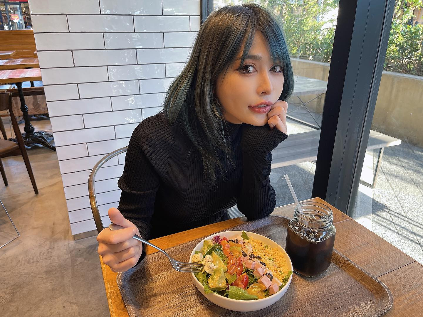 カフェすき🥰
ここははじめてアイドル運営しようって覚悟してミーティングした思い出の場所なんだ。

なにかを決断するときって
ほんとに不安で孤独だけど
ワクワクするし、自分に必要なものが見えてくるよねっ。
.
.
.
.
.
.
.
.
.
.
.
.
.
.
.
.
.
.
.
.
.
.
.
.

#カフェ #cafe #カフェ風 #カフェスタイル #happy #tokyo #lunch #harajuku #原宿 #photooftheday #japankawaii #黒 #コーヒー #東京 #ヘ