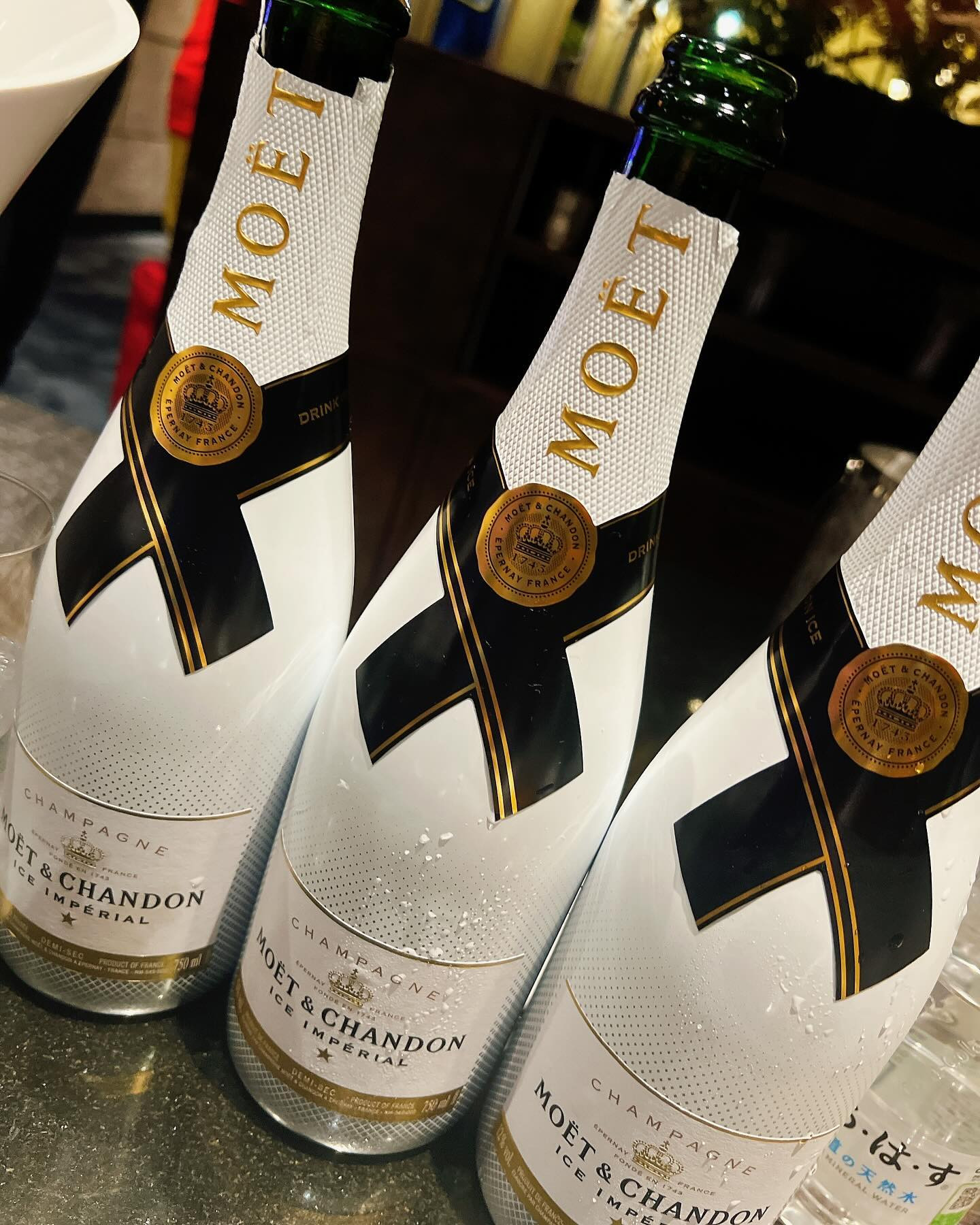 .

モエアイス❤️さんぽんもありがと🥰💓💓💓💓
初めて赤門でハロウィン迎えました🫶
楽しかった記憶しかない😡😡😡
本当にありがとう💛💛
11月で赤門丸1年、沢山の素敵なお客様に支えられてます😣ありがとうございます🙇‍♀️🙇‍♀️
10月31日(火)もよろしくお願いします🙏❤️

#キャバ嬢 #キャバクラ #すすきの #高収入 #求人 #アルバイト #女子大生 #ホステス #水商売 #歌舞伎町 #夜職 #採用 #バルセロナグループ #シャチグループ #体験入店 #銀座 #ニュークラ #ニュークラ嬢 #ポケ