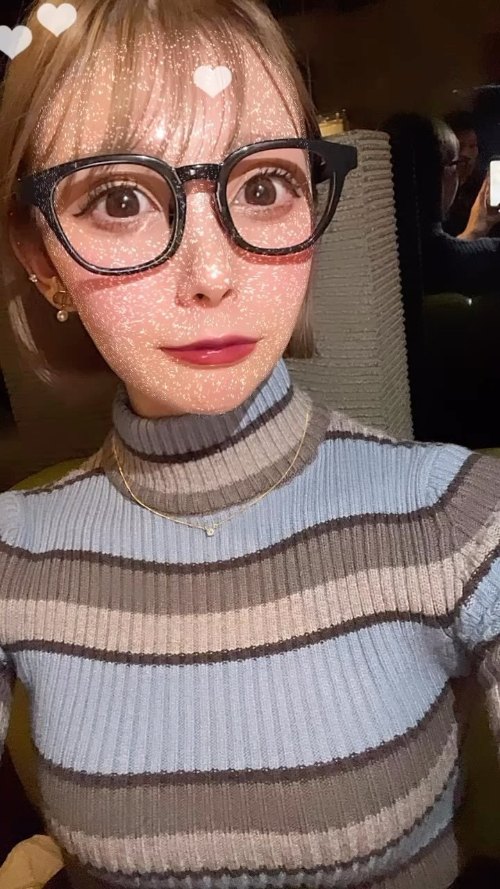 陰ながら応援してるって言葉好きじゃないんだよねわかる？笑

コレはこうさんのメガネかけて遊んでる私

#ニュークラブ #ニュークラ #キャバ嬢 #キャバクラ #ホステス #札幌 #すすきの #中洲 #錦#いいね #ドレス #かわいい #ススキノ  #飲み屋 #selfie #l4l #大阪 #国分町#ミナミ #ヘアメイク #instagood #likeforlikes #followme #f4f #TikTok #夜遊び#Amon #ゲーム女子#veila