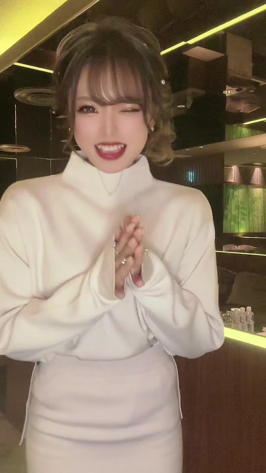 私の10月はもう終わりました‼️ 11月は2日からならお店で会えますので、どうかよろしくお願いします😊🙏