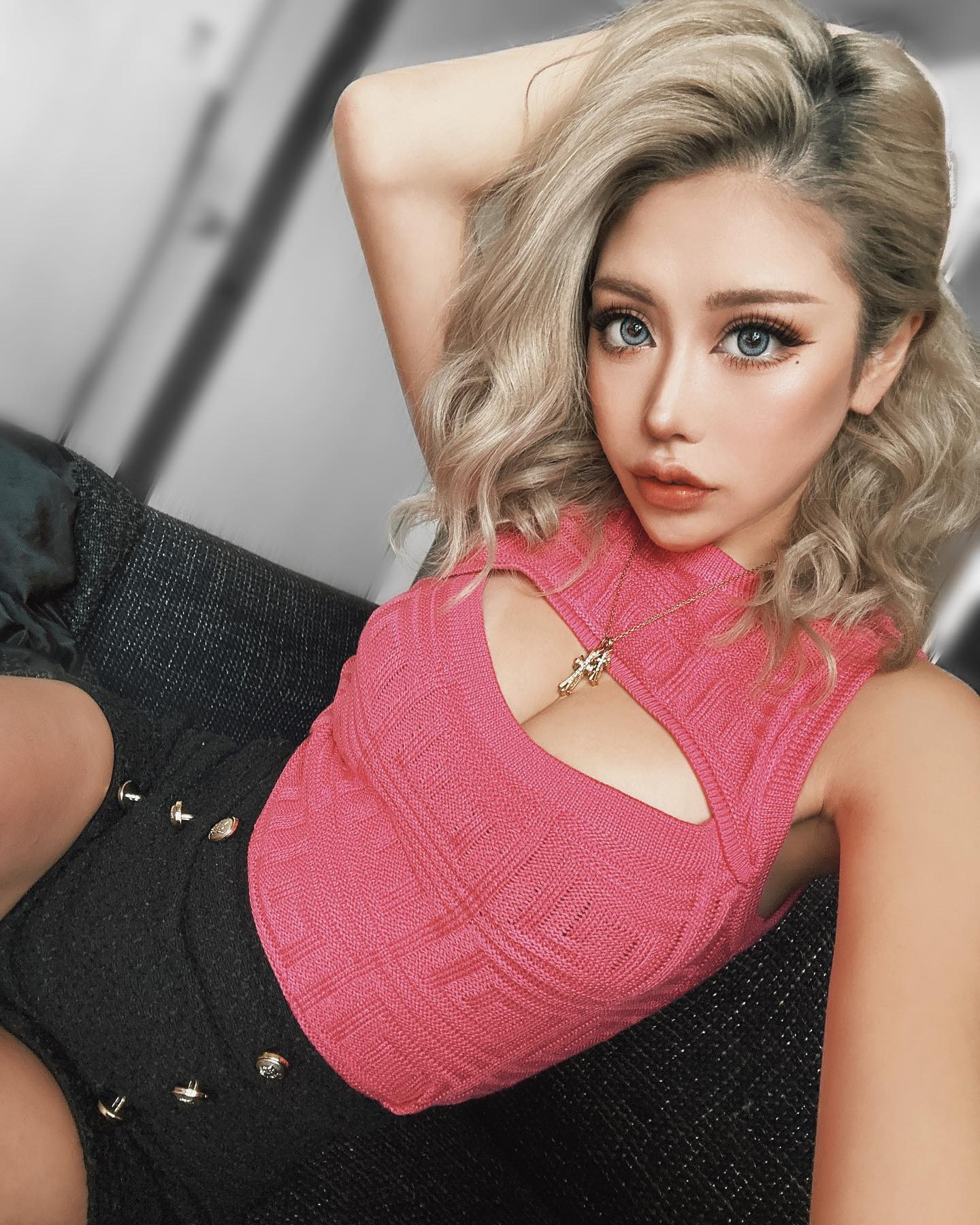 🩷🩷🩷
・
峰 寿リ亜 ｰ 𝐉𝐮𝐥𝐢𝐚 𝐌𝐢𝐧𝐞🌹
・
𝗢𝗿𝗮𝗻𝗴𝗲 𝗧𝗲𝗿𝗿𝗮𝗰𝗲 - オレンジテラス🍊🧡
@orangeterrace.tokyo 
・
AREA: 歌舞伎町／新宿
TEL: 03-6233-8201
MAP: 〒160-0021 
  東京都新宿区歌舞伎町1-2-5
  東陽ビル B1F
TIME: 20:00〜LAST
・
 #キャバ嬢  #キャバクラ  #新宿  #歌舞伎町  #ホステス  #ギャル  #じゅりあ  #オレンジテラス  #六本木  #銀座  #クラブ  #渋谷  