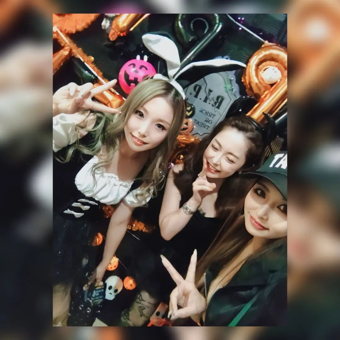 酔っ払いながら撮ったから見切れてる🤣
やっぱりテキーラはボトル派です♥
楽しい締め日でした♥
11月も素敵な月になりますように🤗

@hibiki.group
@letoile_sinseigroup 
#レトワール#響グループ #水川潤#美松ビル5F#札幌 #すすきの #北海道 #ニュークラブ #ニュークラ嬢 #すすきのニュークラ #ラウンジ #ラウンジ嬢 #キャバクラ #キャバ嬢 #ホステス #夜職 #ナイトワーク #ポケパラ #インスタ指名 #求人 #お酒好きな人と繋がりたい #キャバキャバ #きゃ