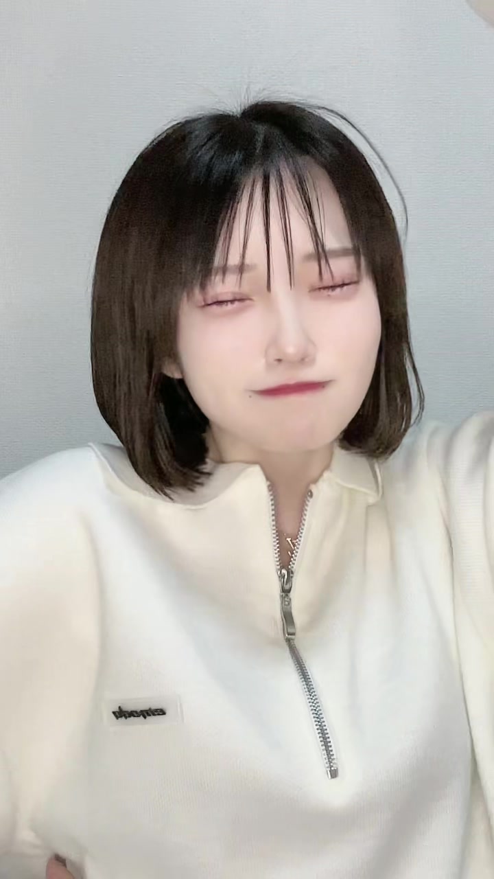 髪切ったんだよ🌟