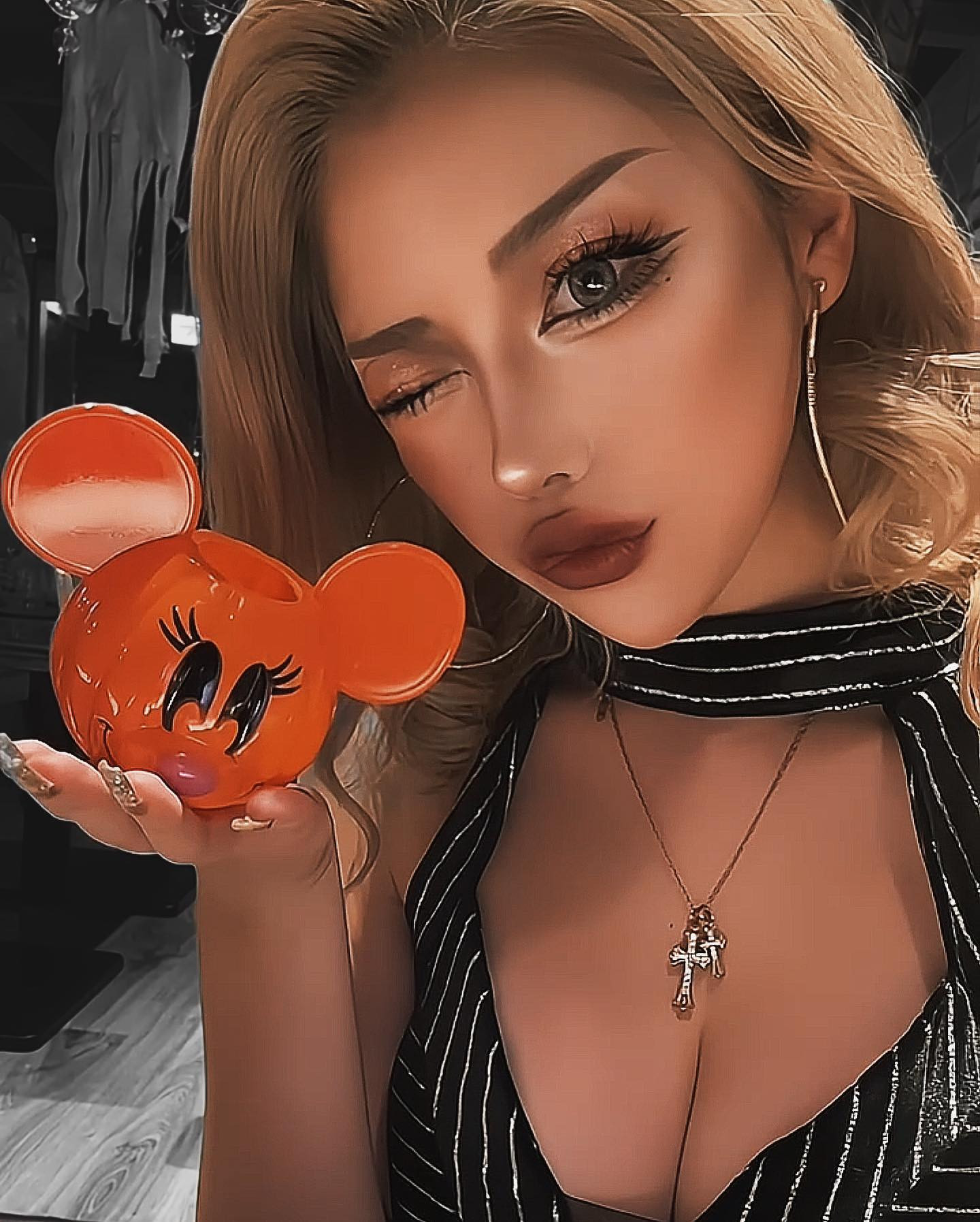 Happy  Halloween🎃🖤
・
峰 寿リ亜 ｰ 𝐉𝐮𝐥𝐢𝐚 𝐌𝐢𝐧𝐞🌹
・
𝗢𝗿𝗮𝗻𝗴𝗲 𝗧𝗲𝗿𝗿𝗮𝗰𝗲 - オレンジテラス🍊🧡
@orangeterrace.tokyo 
・
AREA: 歌舞伎町／新宿
TEL: 03-6233-8201
MAP: 〒160-0021 
  東京都新宿区歌舞伎町1-2-5
  東陽ビル B1F
TIME: 20:00〜LAST
・
 #キャバ嬢  #キャバクラ  #新宿  #歌舞伎町  #ホステス  #ギャル  #じゅりあ  #オレンジテラス  #六本木  #