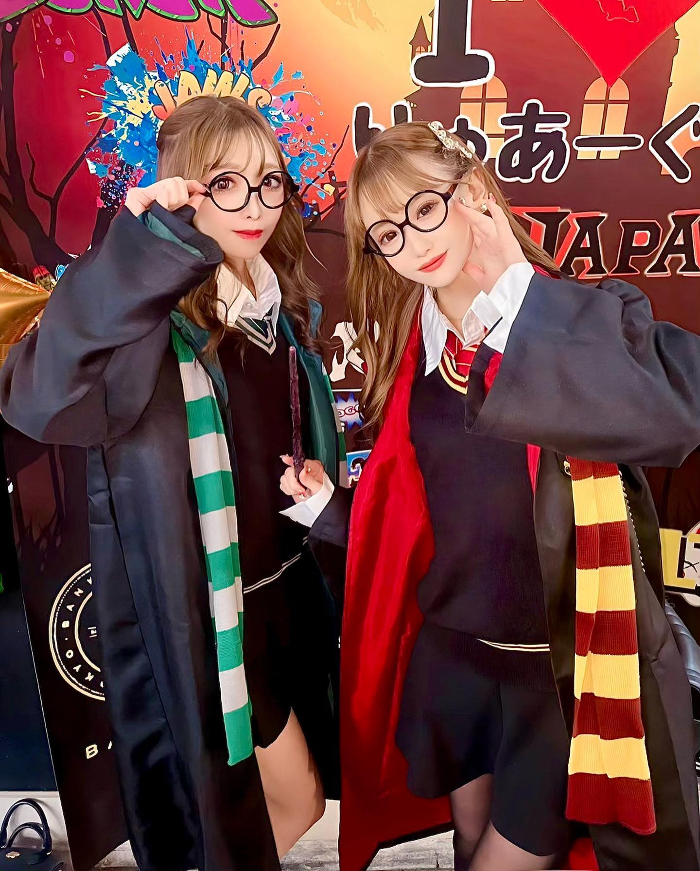 Happy Halloween🎃👻♡
今年はゆあとハリポタしました🦁🐍🪄🧙‍♀️🔮
・
・
・
・
・
・
・
・
・
・
・
・
・
#Halloween#ハロウィン#ハロウィンコスプレ#コスプレ#ハリーポッター#harrypotter#ハリポタ#グリフィンドール#スリザリン#キャバクラ#キャバ嬢#ホステス#ラウンジ#水商売#韓国#整形#美容師#モデル#綺麗 #東京#新宿#歌舞伎町#六本木#銀座#いいね返し#followme