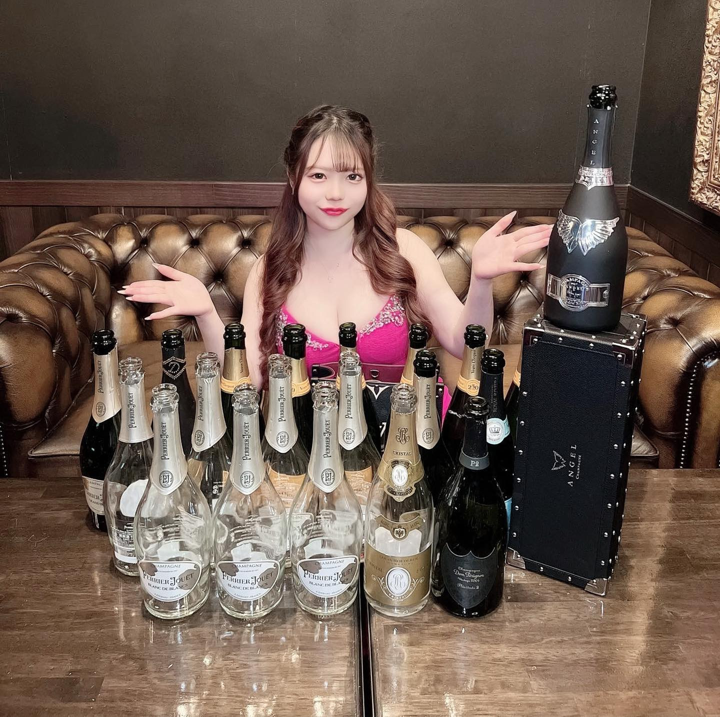 遅くなったけど9月はポスターレースのためこんなにありがとうございました🌟
12月のポスター楽しみ💛

@club_amateras 
 #歌舞伎  #歌舞伎町  #歌舞伎町キャバ嬢  #歌舞伎町キャバクラ